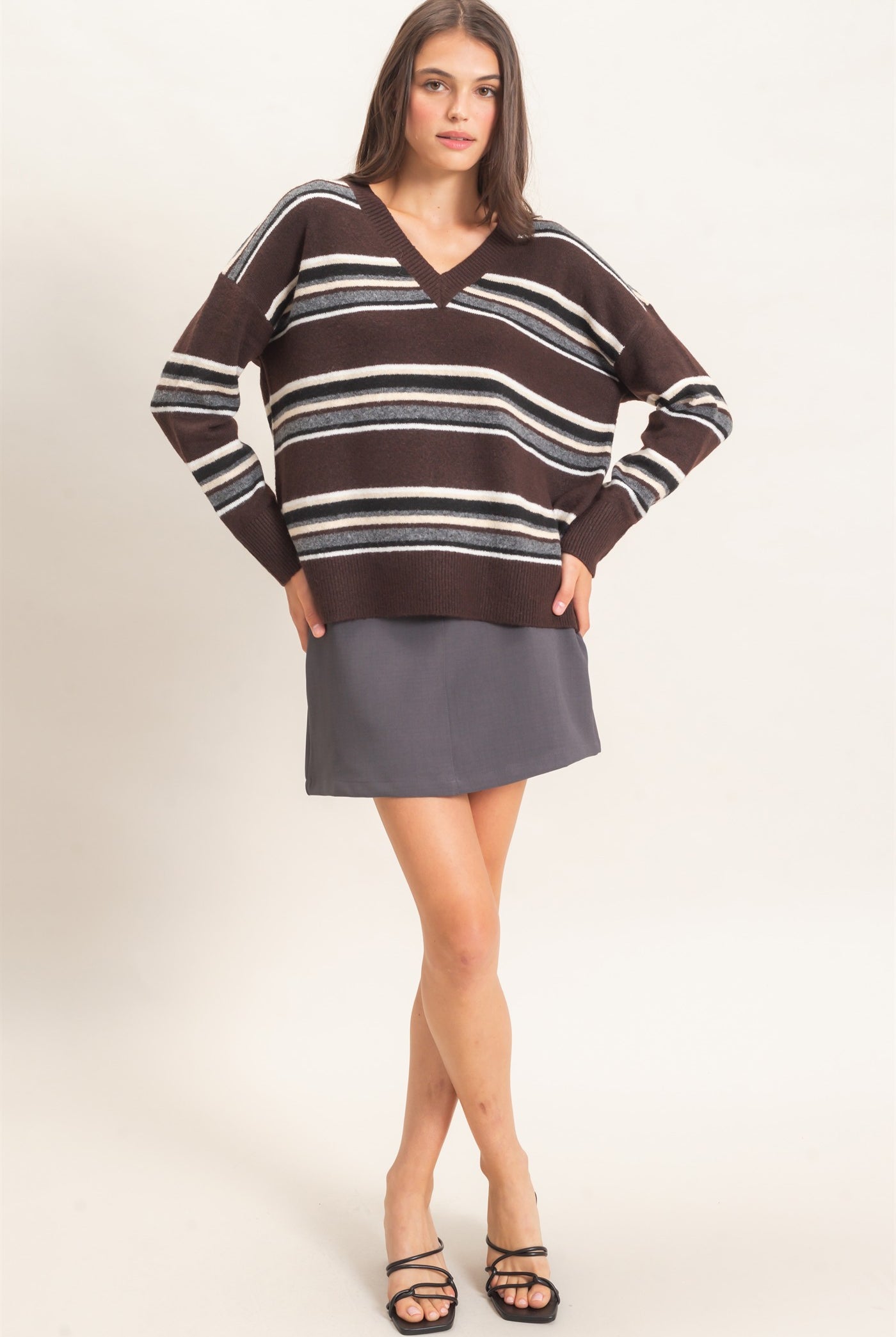 Wholesale V-Neck Striped Sweater Sweaters HF26E476 DARK BROWN HYFVE