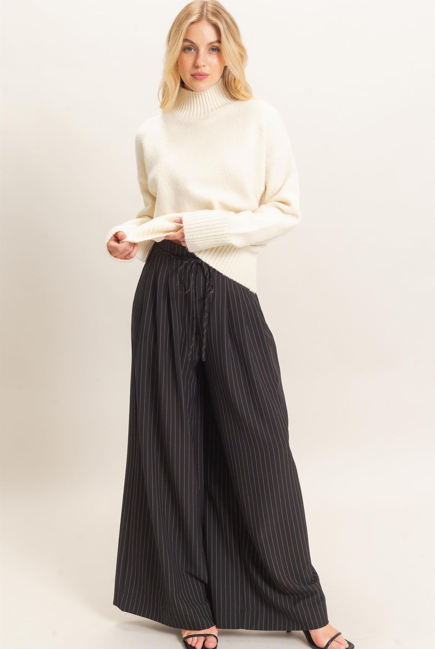 Wholesale Pleated Wide-Leg Pants Pants HF26A776 BLACK HYFVE