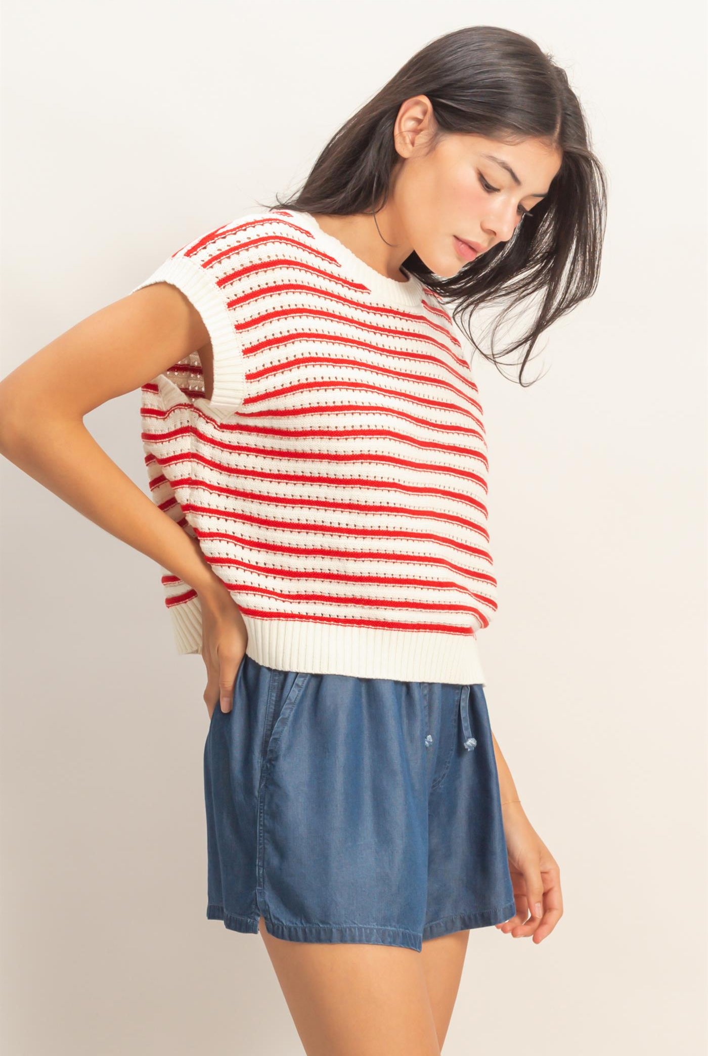 Wholesale Striped Sleeveless Crew Neck Top Sweaters DZ26A222 RED DOUBLE ZERO