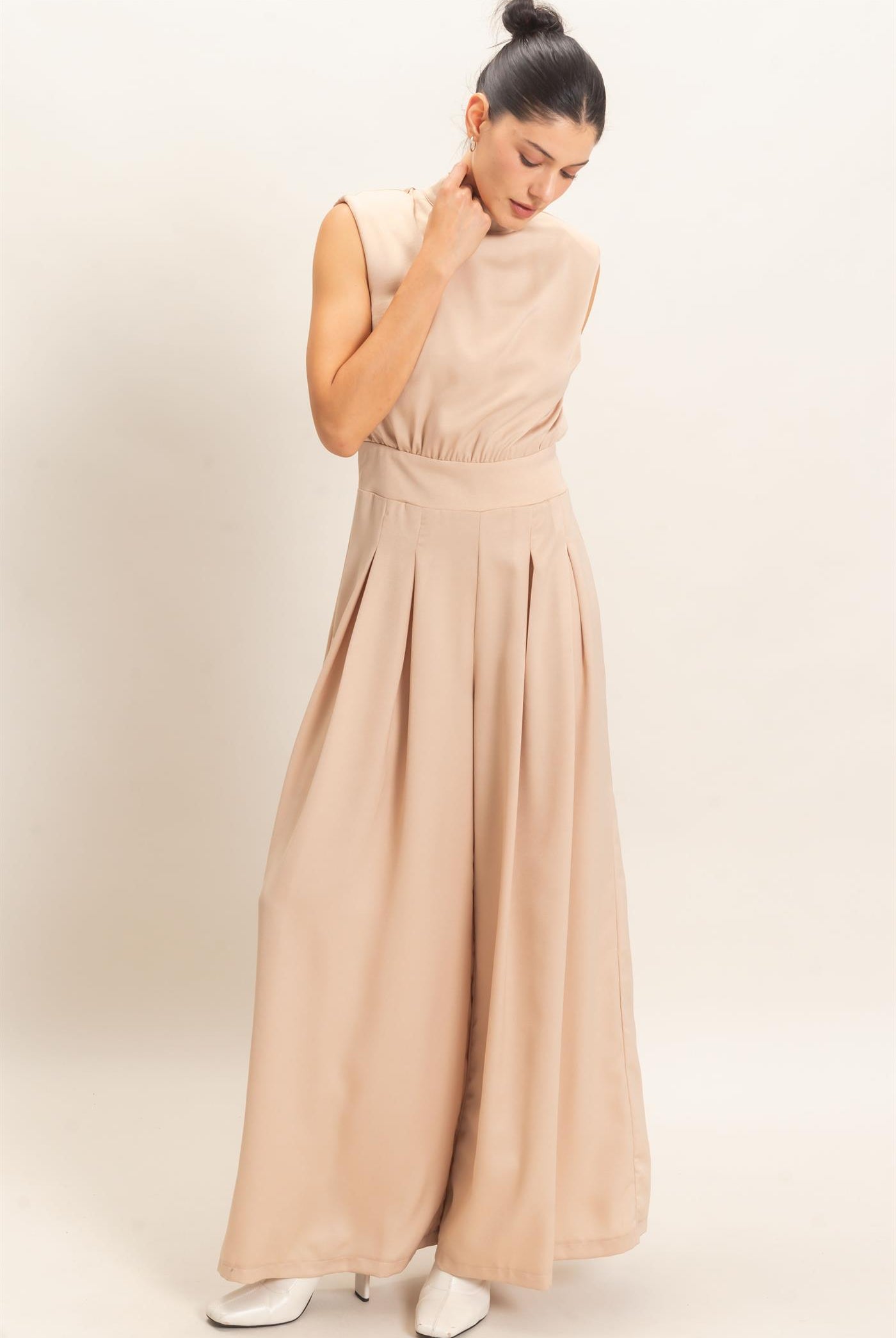 Wholesale Sleeveless Mock Neck Jumpsuit Clothing HF26F209-D CHAMPAGNE HYFVE