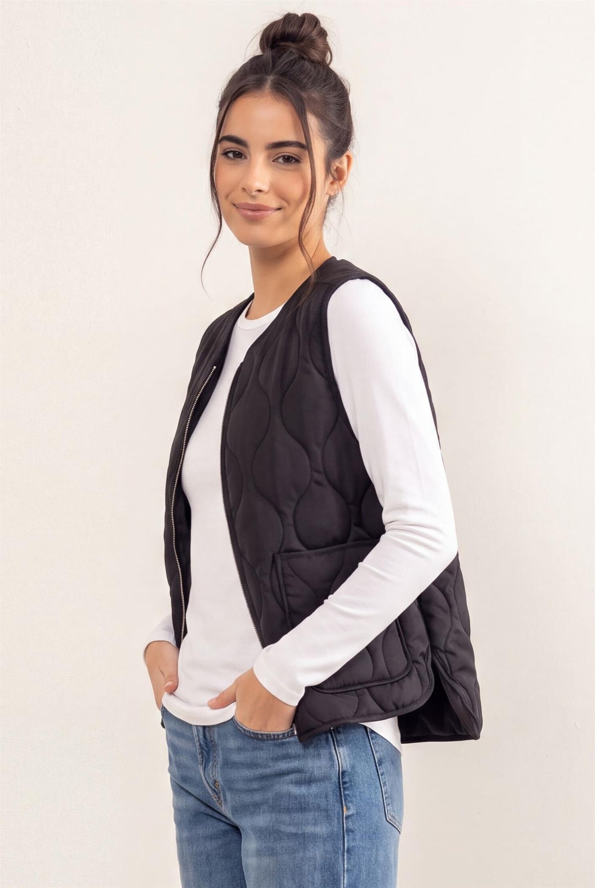 Wholesale Quilted Vest With Pockets Vests DZ26F336 BLACK DOUBLE ZERO