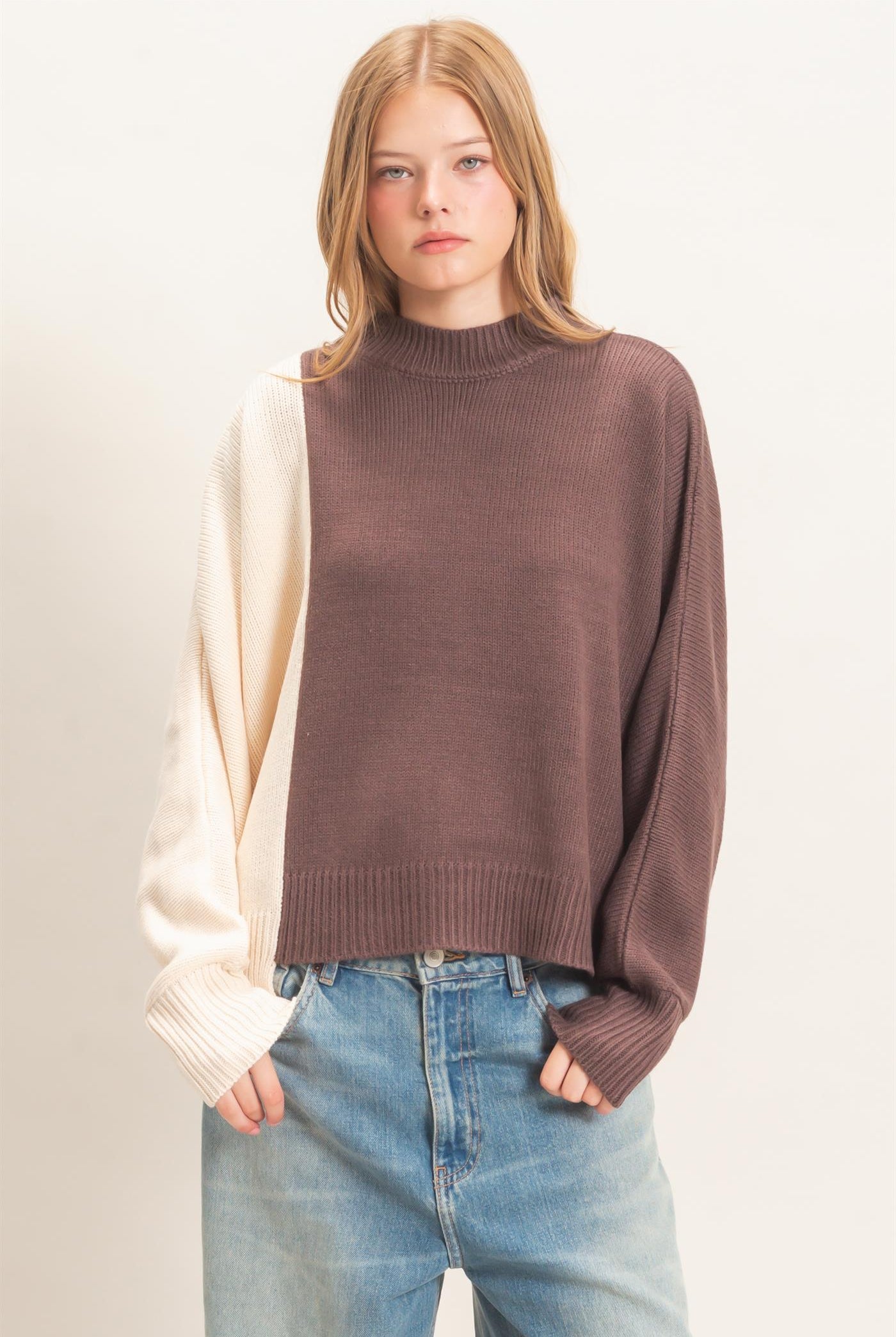 Wholesale Two-Tone Knit Sweater Sweaters HF26F184 BROWN HYFVE