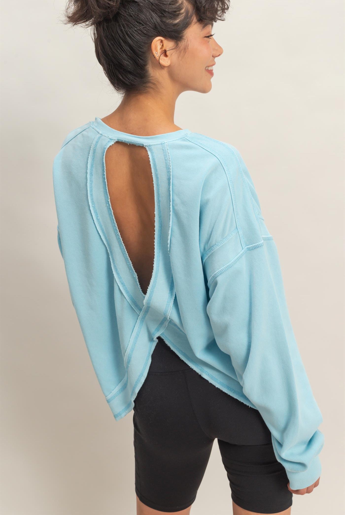 Wholesale Oversized Cross Detail Open Back Sweatshirt Clothing Tops DZ26E050 BLUE DOUBLE ZERO