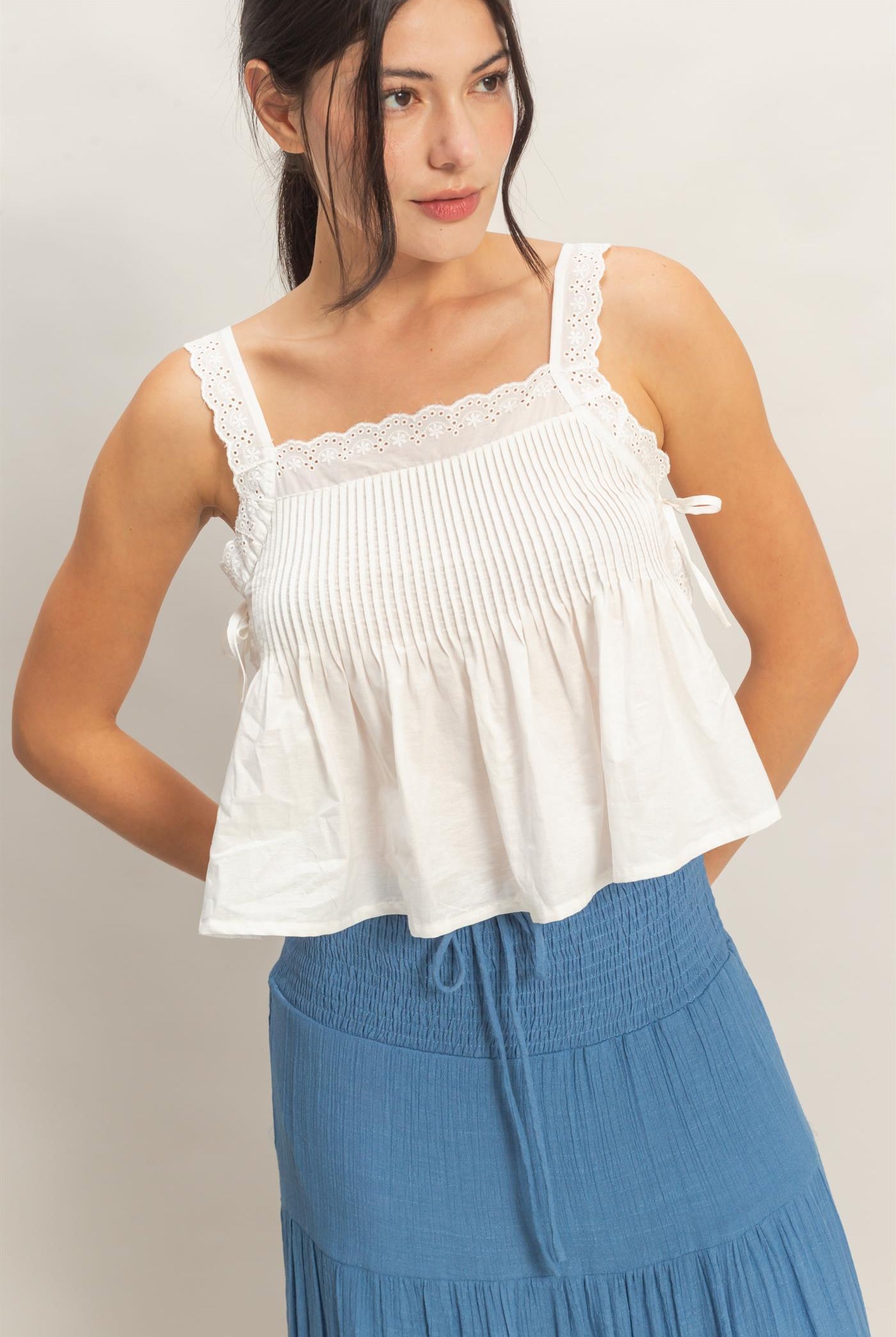 Wholesale Pleated Lace Trim Tank Tank Tops HF26C271 OFF WHITE HYFVE