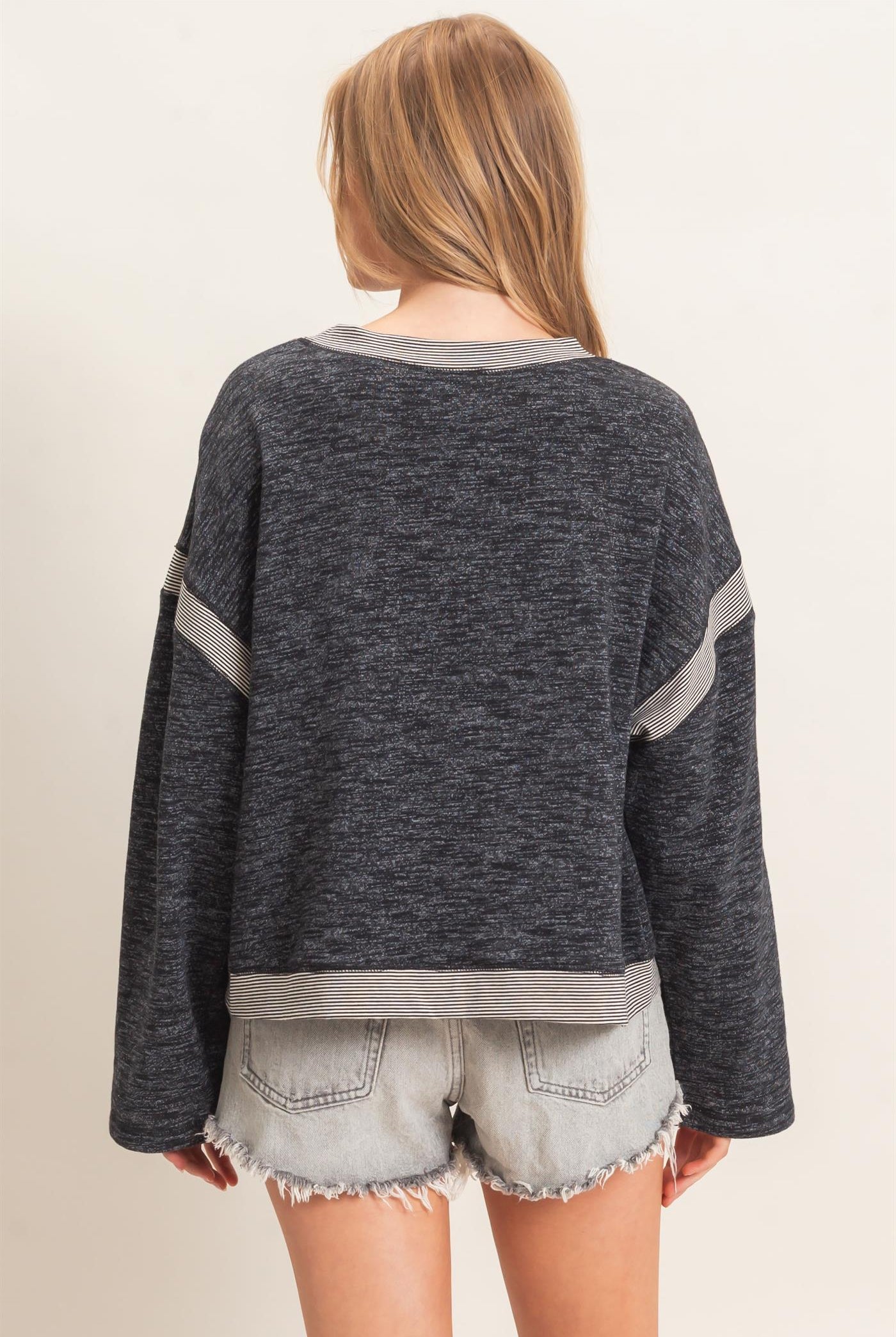 Wholesale Striped Trim Pocket Sweatshirt Sweatshirts HF26E557 BLACK HYFVE