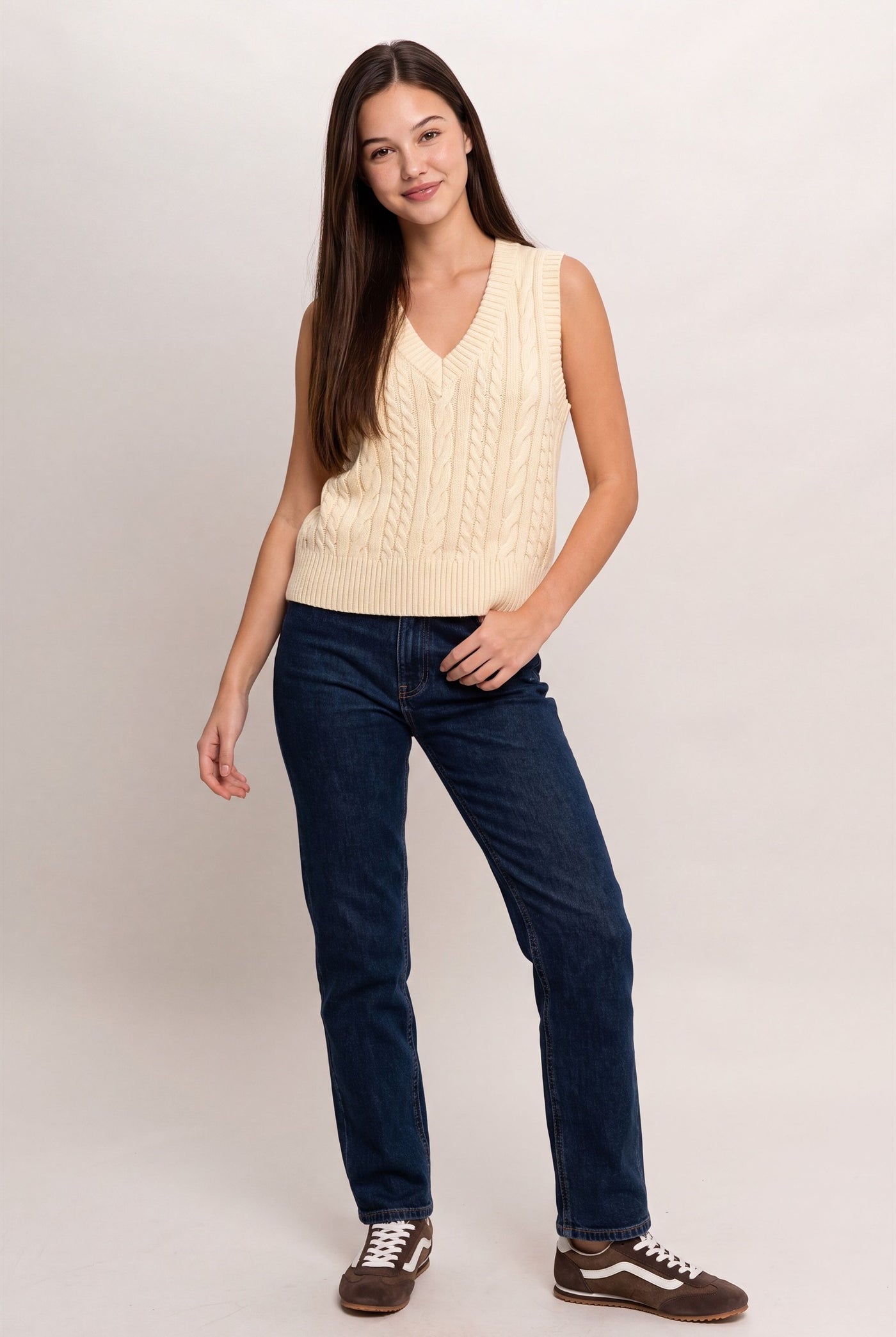 Wholesale Cable Knit V-Neck Sweater Vest Sweaters DZ26E548 CREAM DOUBLE ZERO