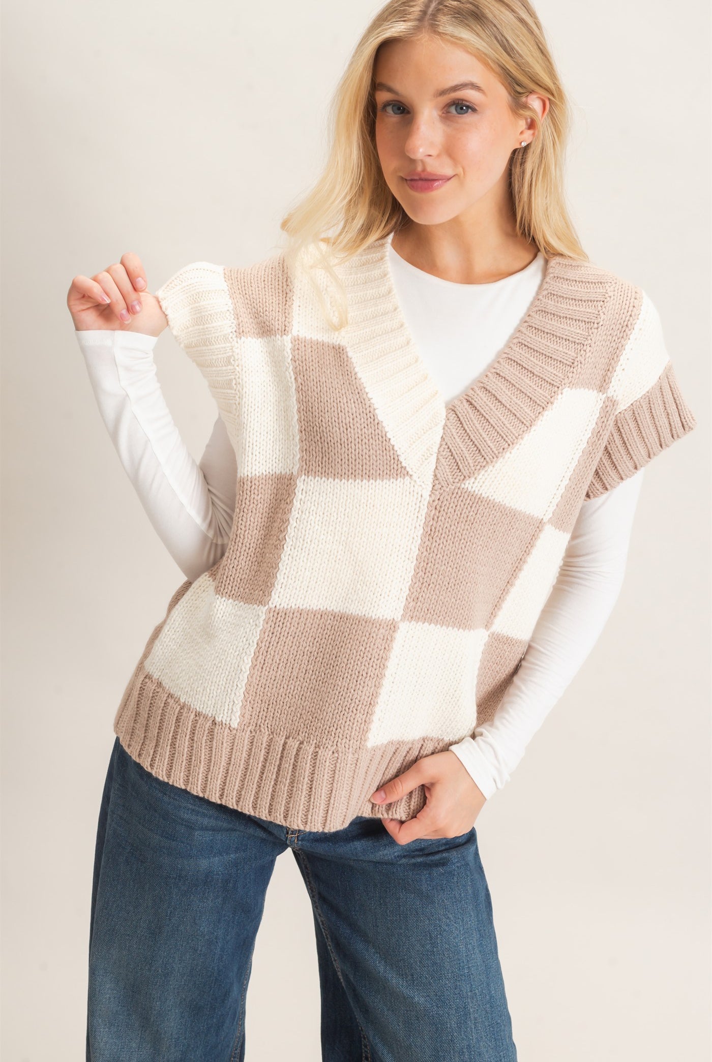 Wholesale Ribbed V-Neck Checkered Sweater Vest Sweaters HF26F180 TAUPE HYFVE