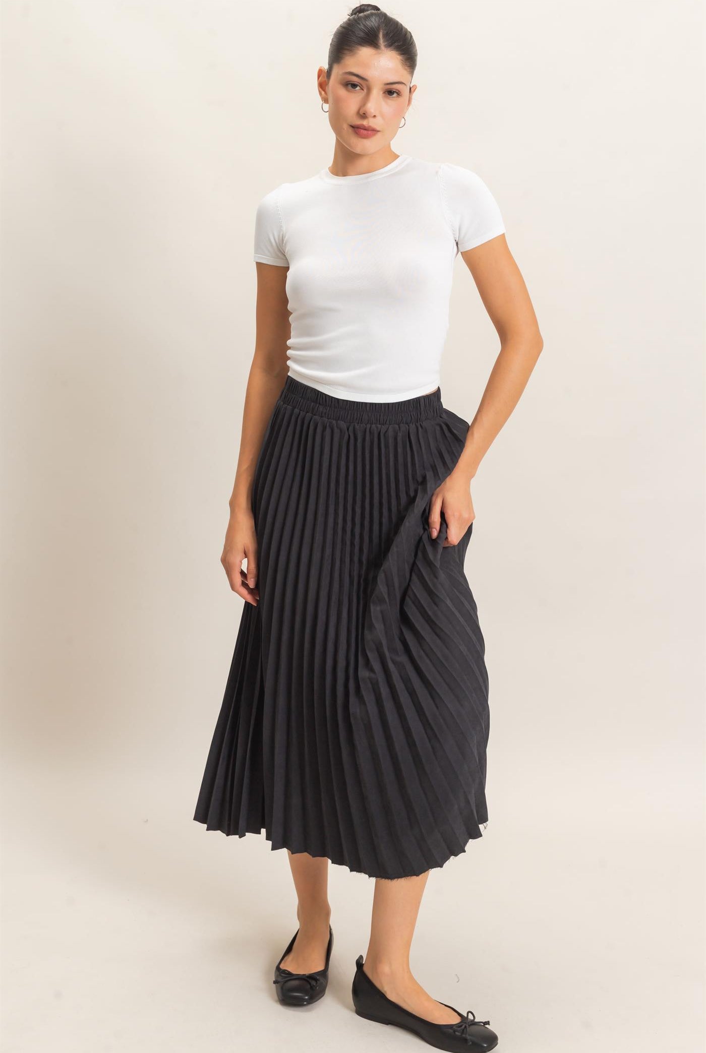 Wholesale Suede Accordion Pleated Skirt Skirts HF26F084-D BLACK HYFVE