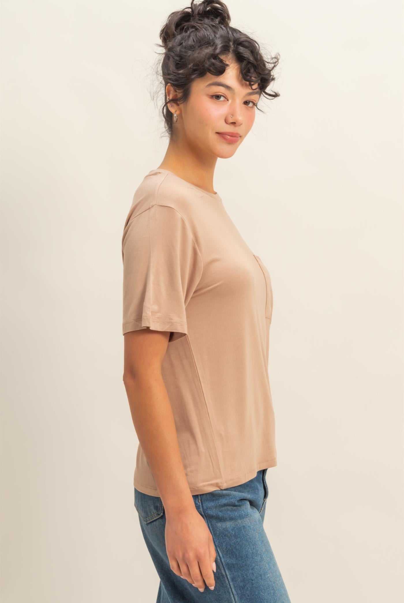 Wholesale Classic Crew Neck Short Sleeve Pocket Top T-Shirts DZ25C922 DARK TAUPE DOUBLE ZERO