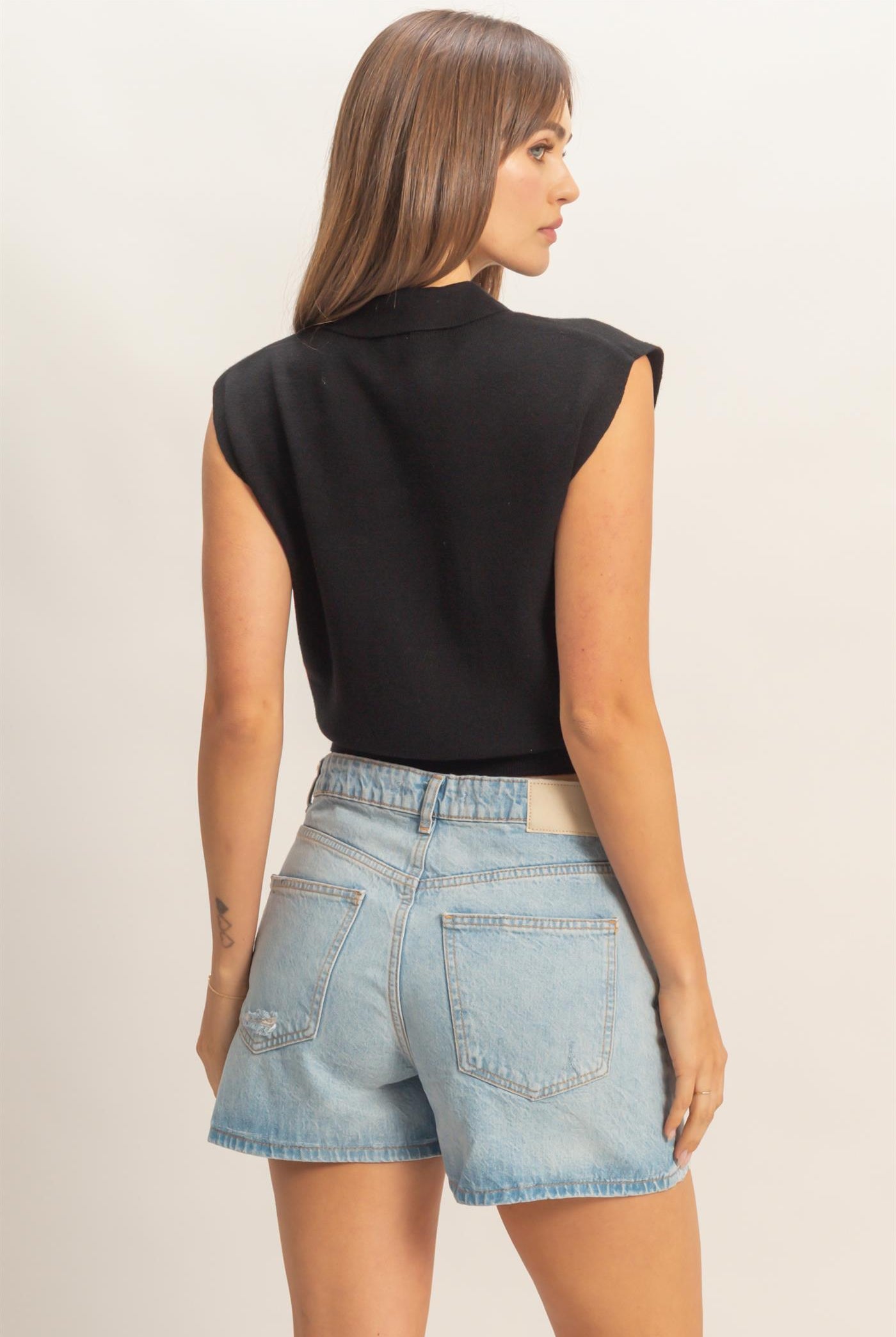 Wholesale Sleeveless Collared Knit Top Clothing Tops HF26A631 BLACK HYFVE