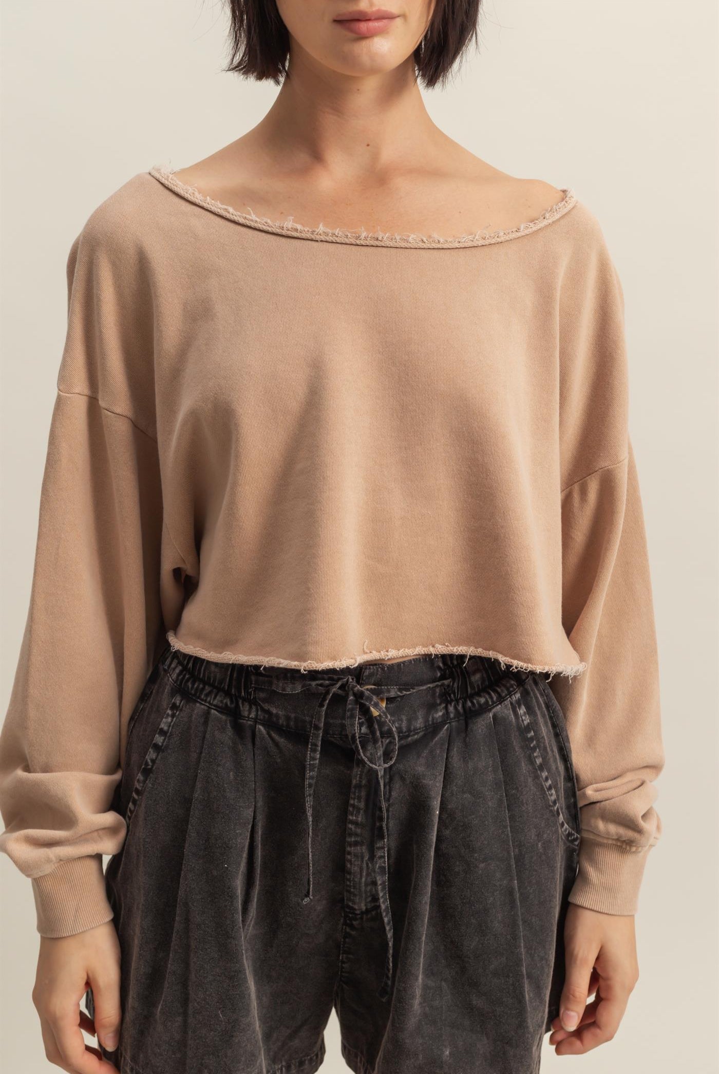 Wholesale Frayed Detail Long Sleeve Crop Top Sweatshirts DZ25A776 DARK TAUPE DOUBLE ZERO