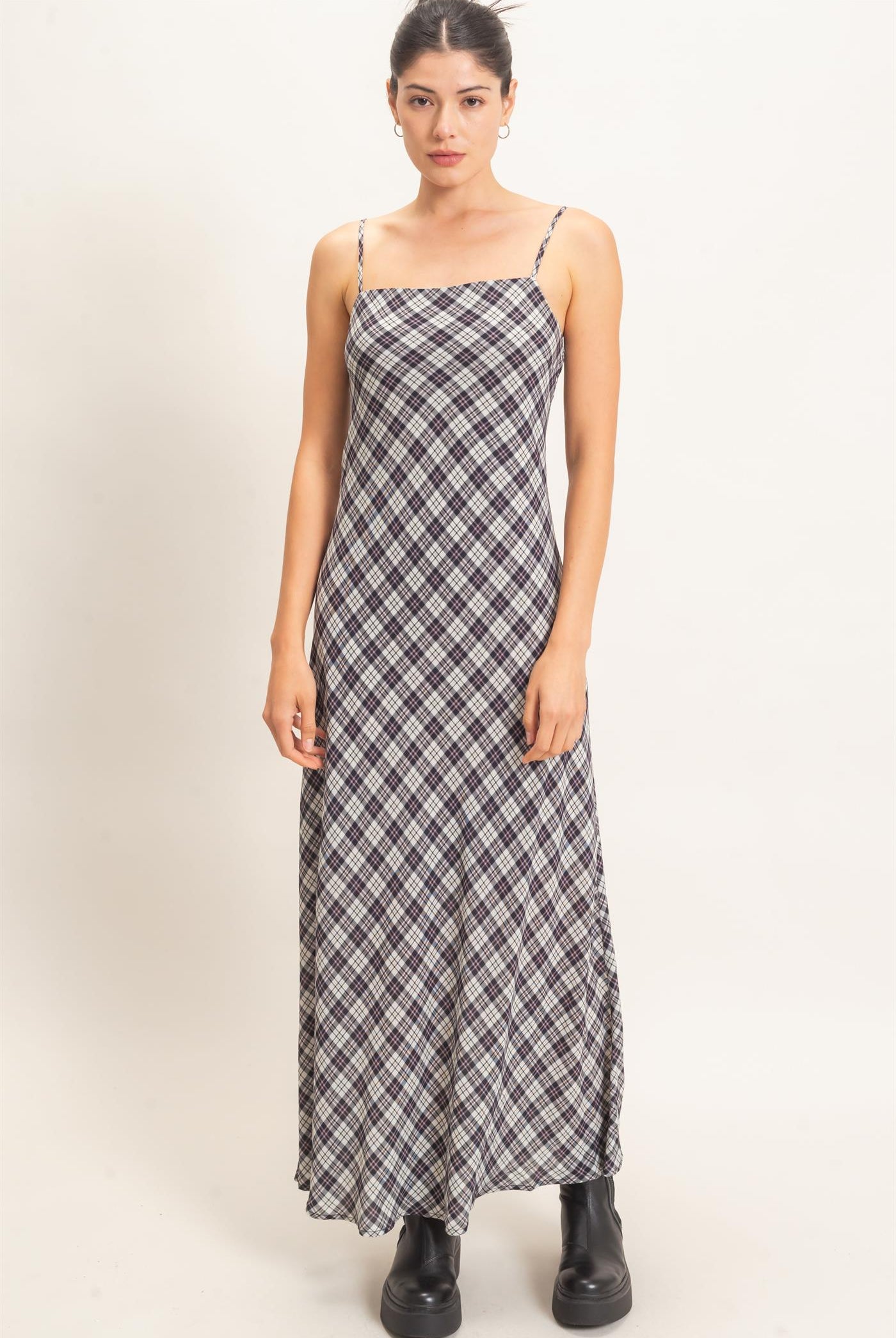 Wholesale Plaid Spaghetti Strap Maxi Dress Dresses HF26E573 BLACK HYFVE