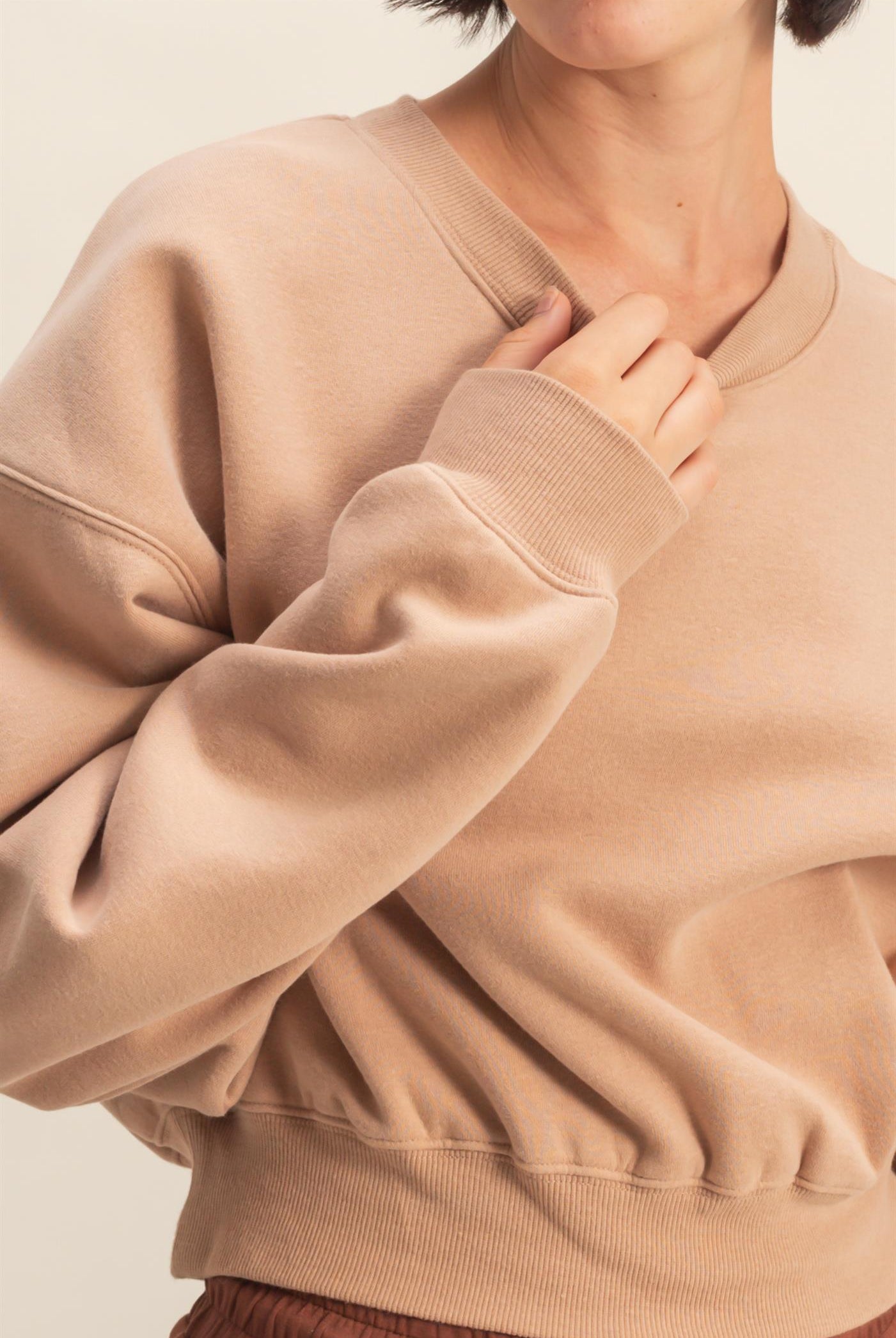 Wholesale Everyday Long Sleeve Cropped Sweatshirt Sweatshirts DZ25E415 DARK TAUPE DOUBLE ZERO