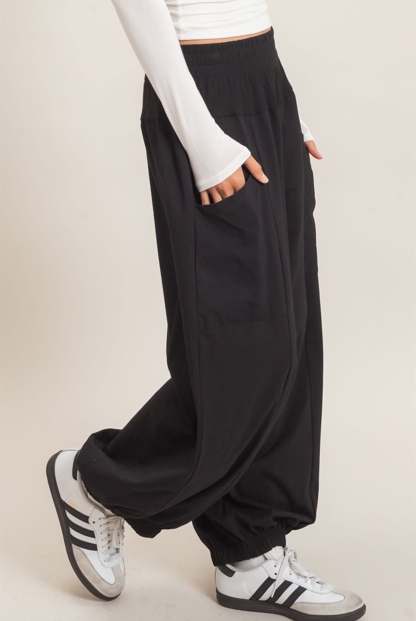 Wholesale Elastic Waistband Jogger Pants Joggers HF26F295 BLACK HYFVE