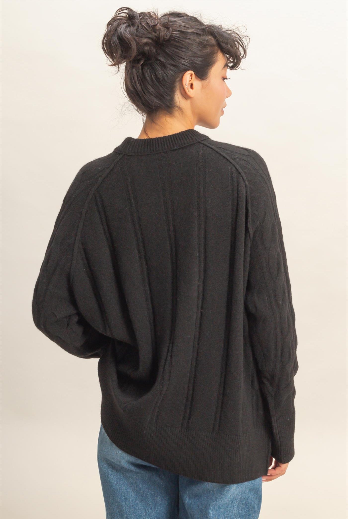 Wholesale Crew Neck Cable Knit Sweater Pullover Sweaters DZ25E957 BLACK HYFVE