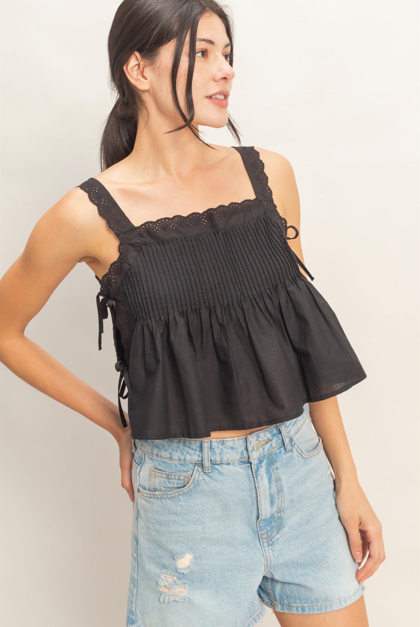 Wholesale Pleated Lace Trim Tank Tank Tops HF26C271 BLACK HYFVE