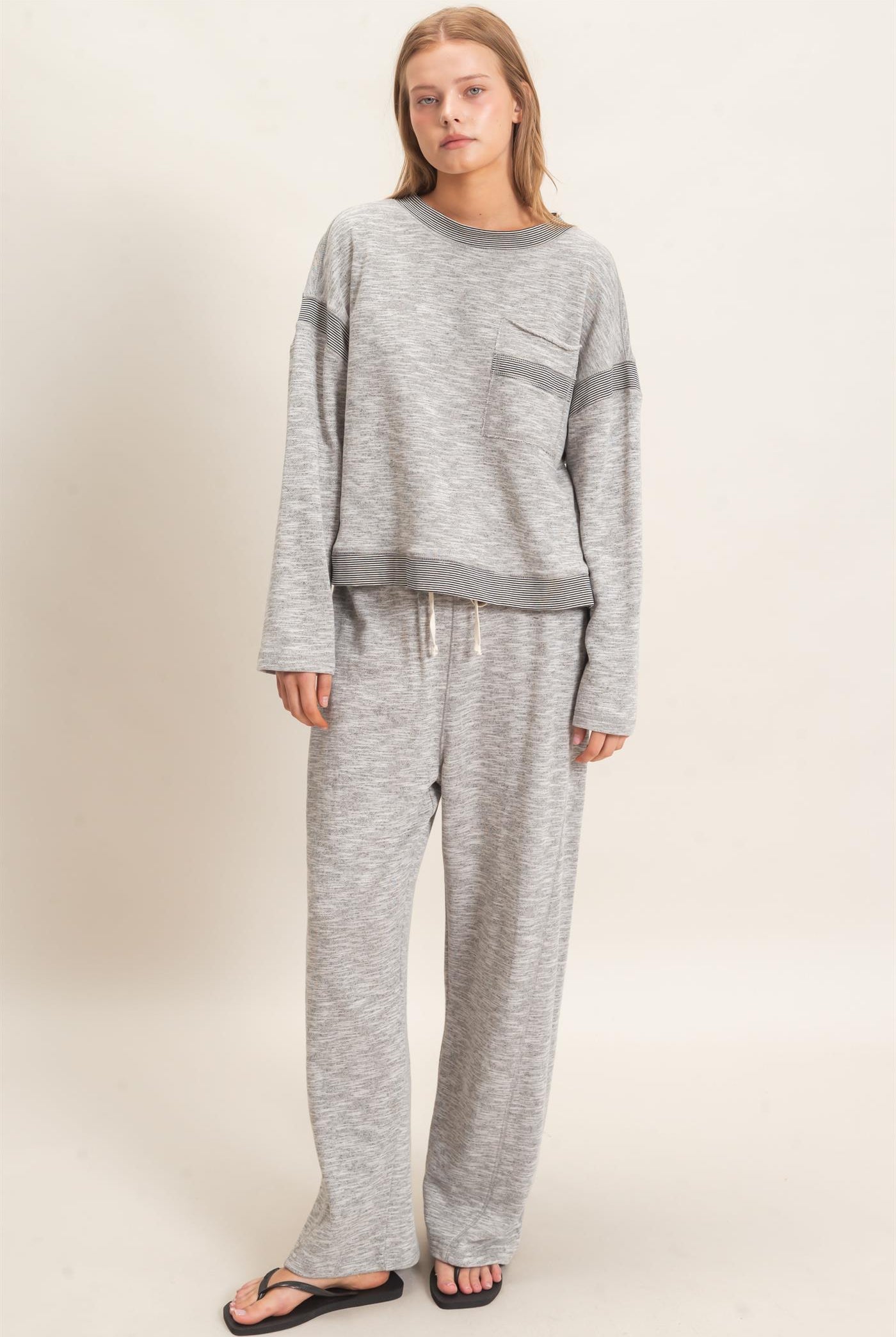 Wholesale Striped Trim Pocket Sweatshirt Sweatshirts HF26E557 HEATHER GRAY HYFVE