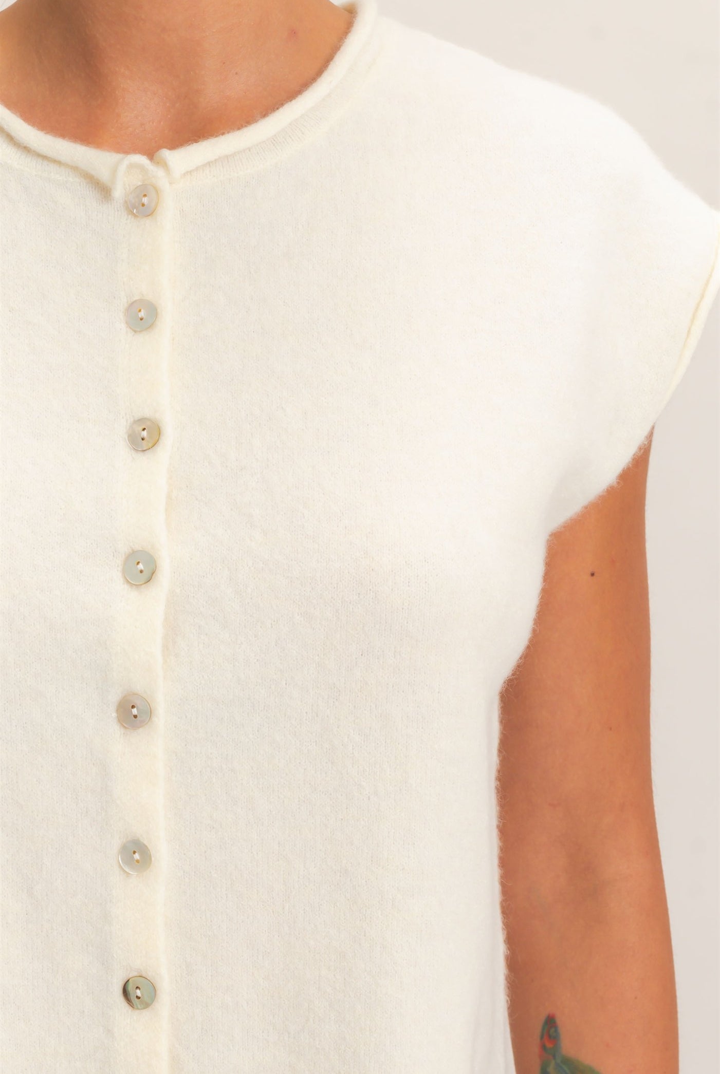 Wholesale Rolled Edge Button Front Sweater Vest Sweaters DZ26E239 CREAM DOUBLE ZERO