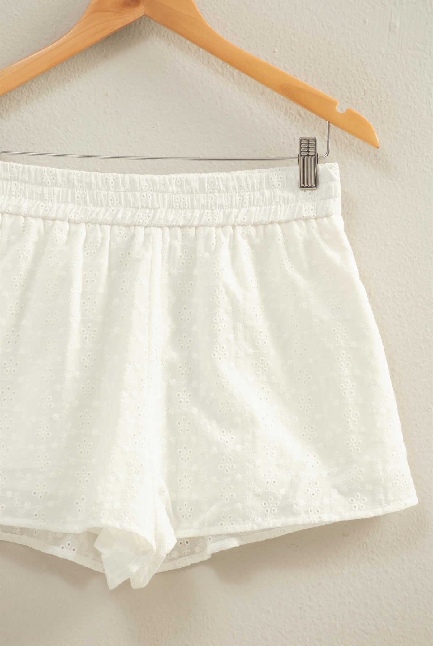 Wholesale Eyelet Elastic Shorts With Pockets Shorts DZ26A782 WHITE DOUBLE ZERO