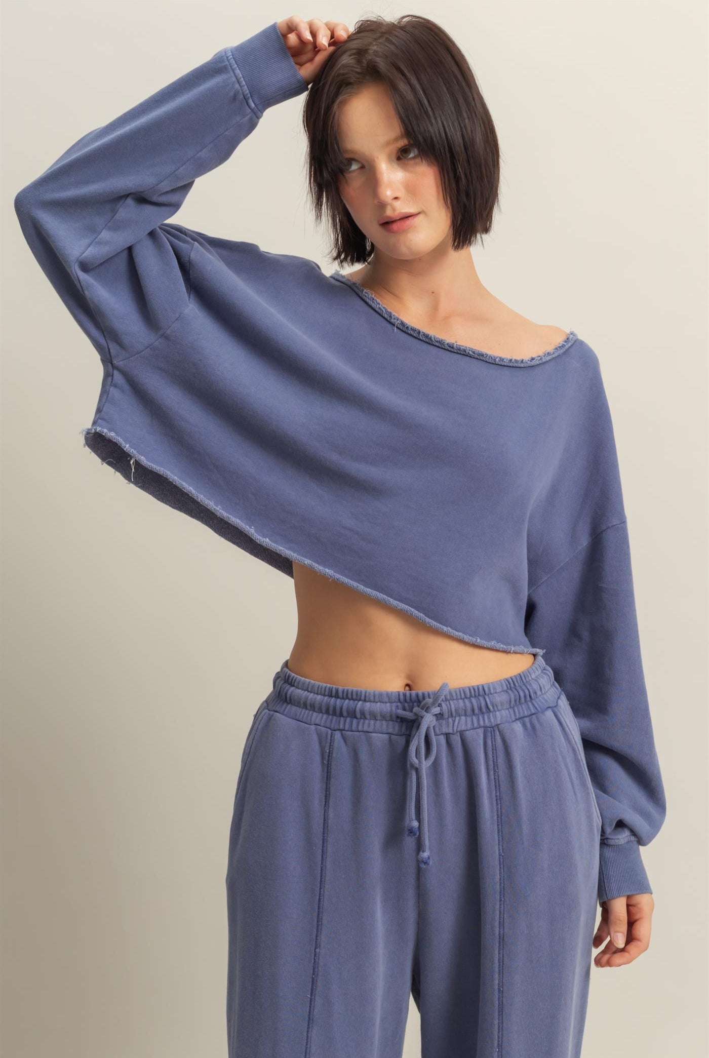 Wholesale Frayed Detail Long Sleeve Crop Top Sweatshirts DZ25A776 DARK NIGHT DOUBLE ZERO
