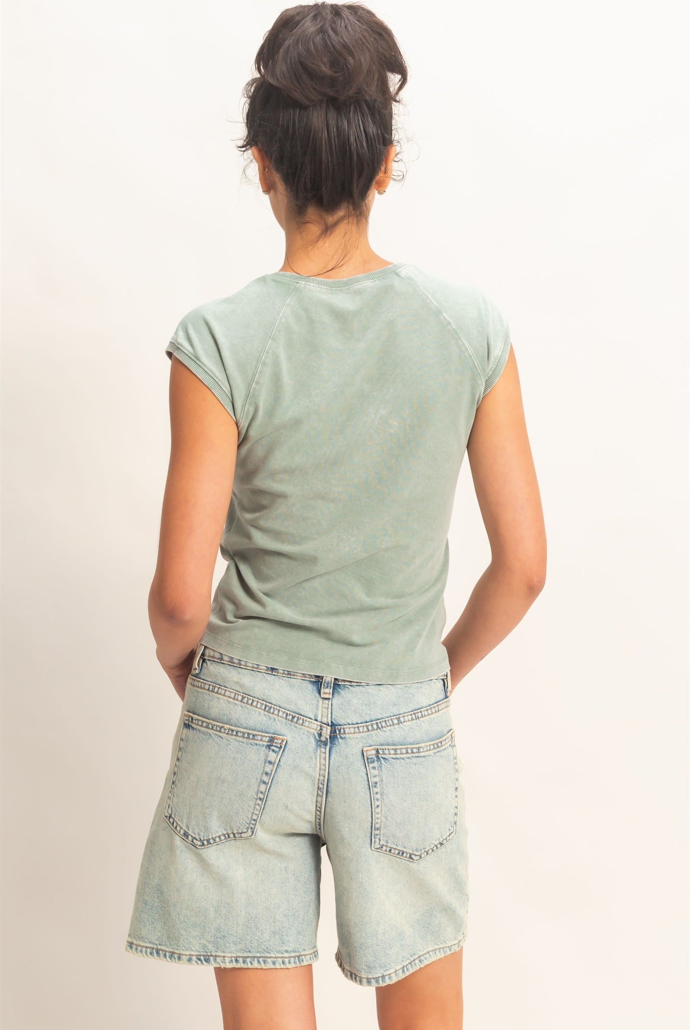 Wholesale Mineral Wash Raglan Short Sleeve Top T-Shirts DZ26A741 SAGE GREEN DOUBLE ZERO