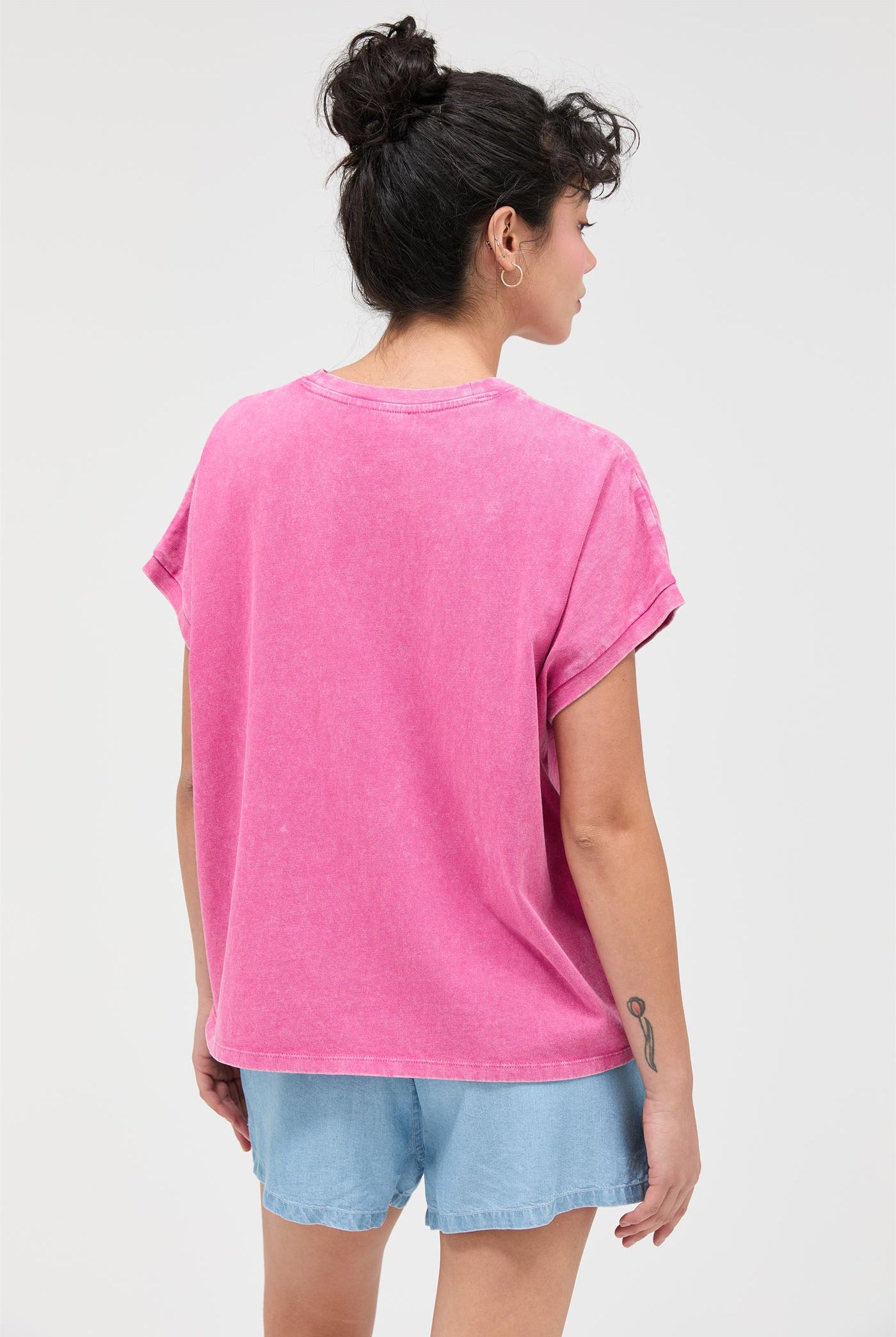 Wholesale Capped Sleeve Mineral Wash T-Shirt T-Shirts DZ26A033 FUCHSIA DOUBLE ZERO