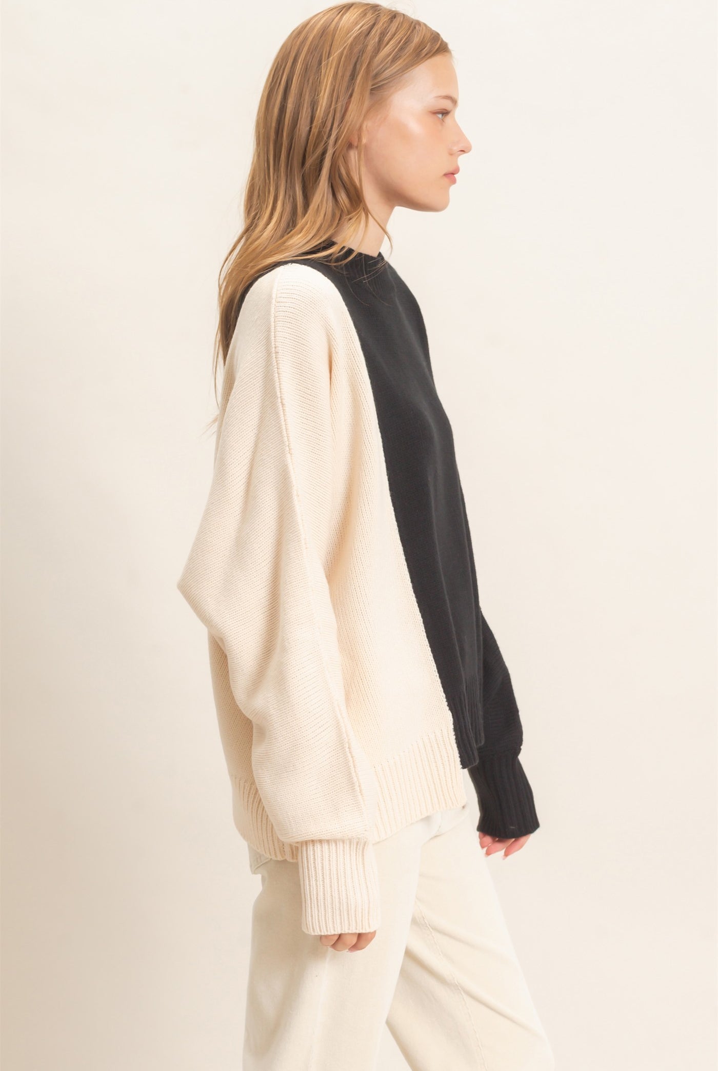 Wholesale Two-Tone Knit Sweater Sweaters HF26F184 BLACK HYFVE