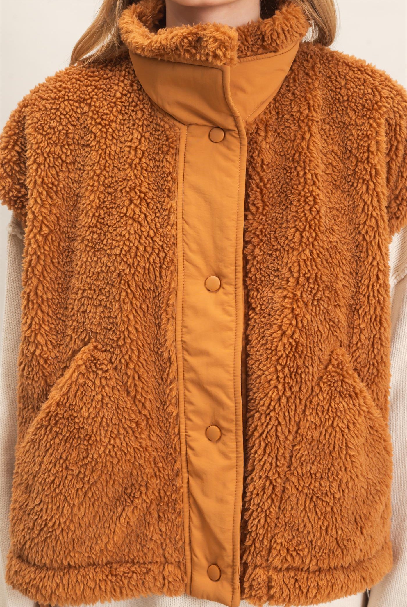 Wholesale Sherpa Vest With Snap Closure Outerwear HF26F131-D CAMEL HYFVE