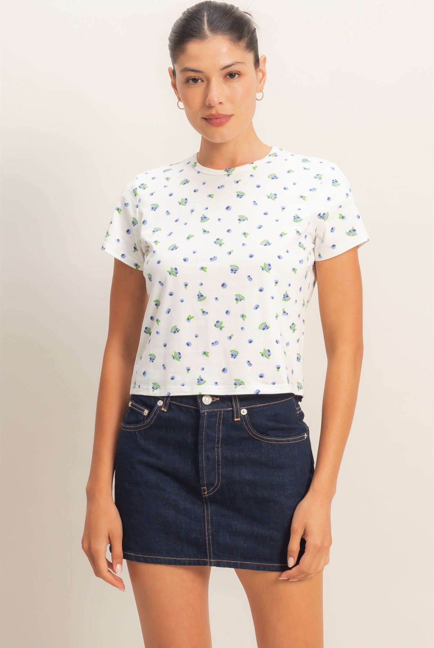 Wholesale Blueberry Print Crew Neck Tee Clothing Tops HF26C787 OFF WHITE HYFVE