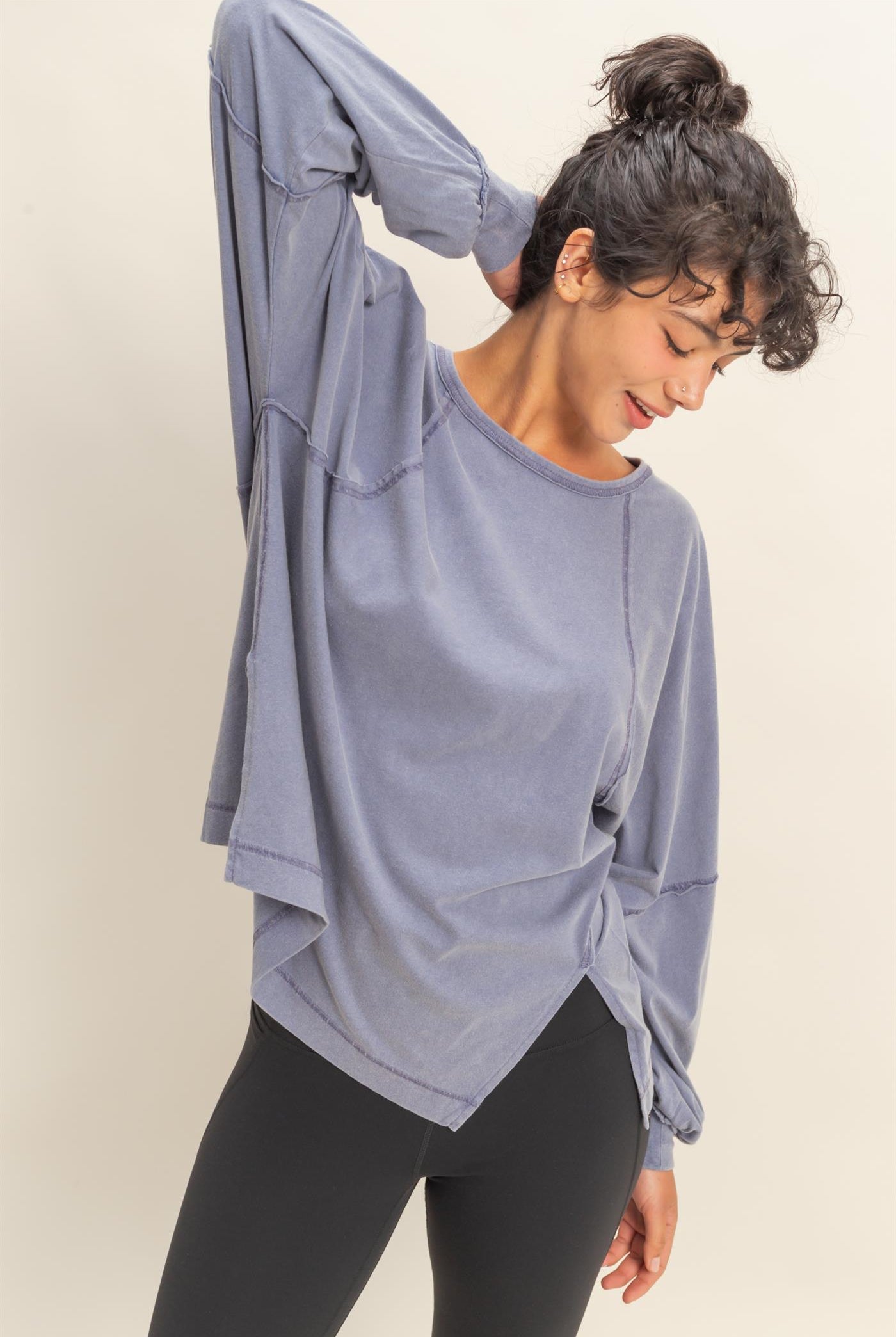 Wholesale Washed Oversized Long Sleeve Top With Slit Clothing Tops DZ25C921 DUSTY INDIGO HYFVE