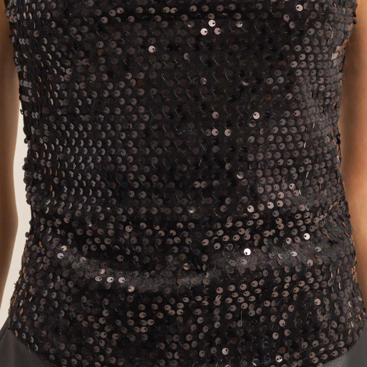 Wholesale Sequin Velvet Tube Top Clothing Tops HF26A018 BLACK HYFVE