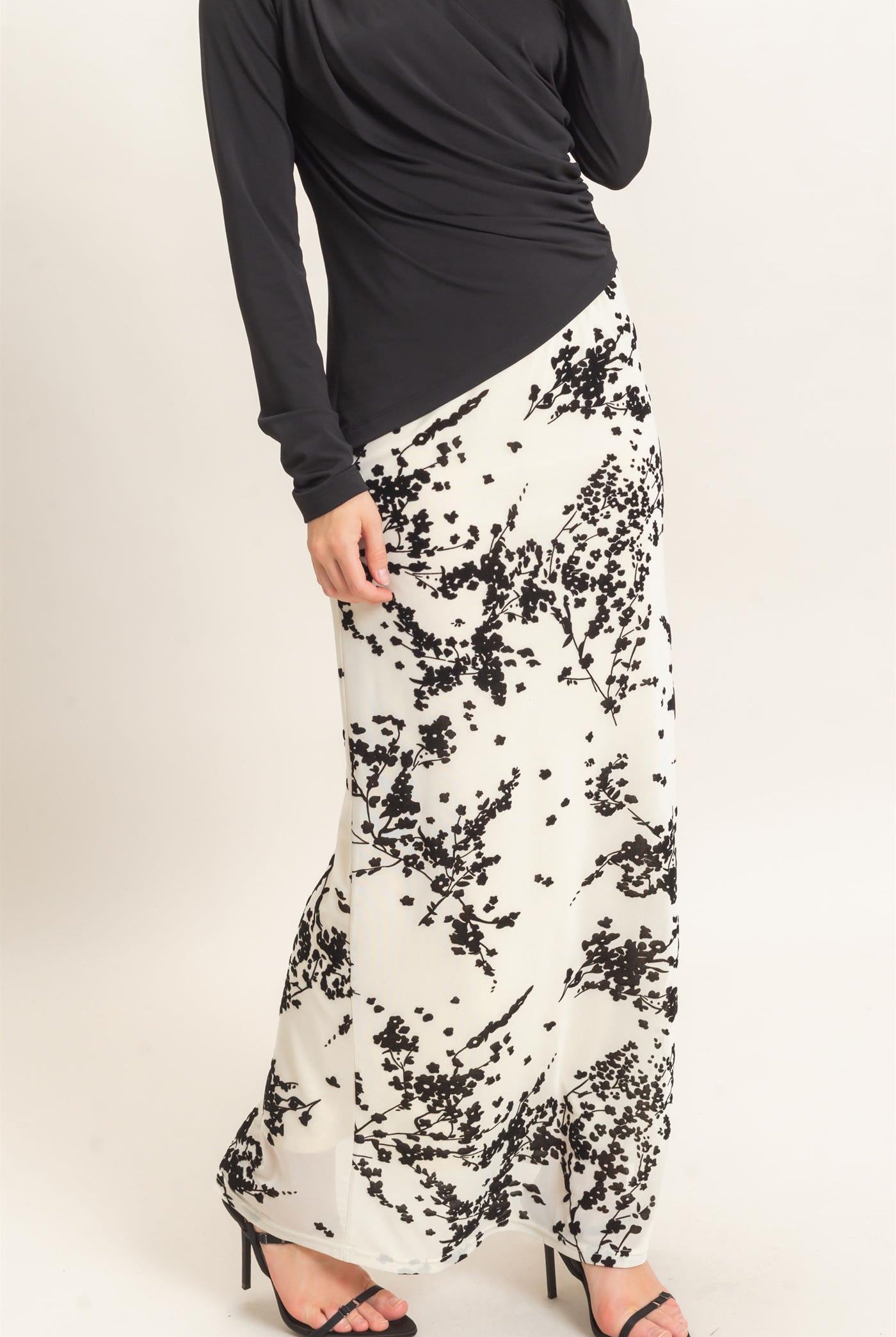 Wholesale Contrast Velvet Print Maxi Skirt Skirts HF26F221 CREAM HYFVE