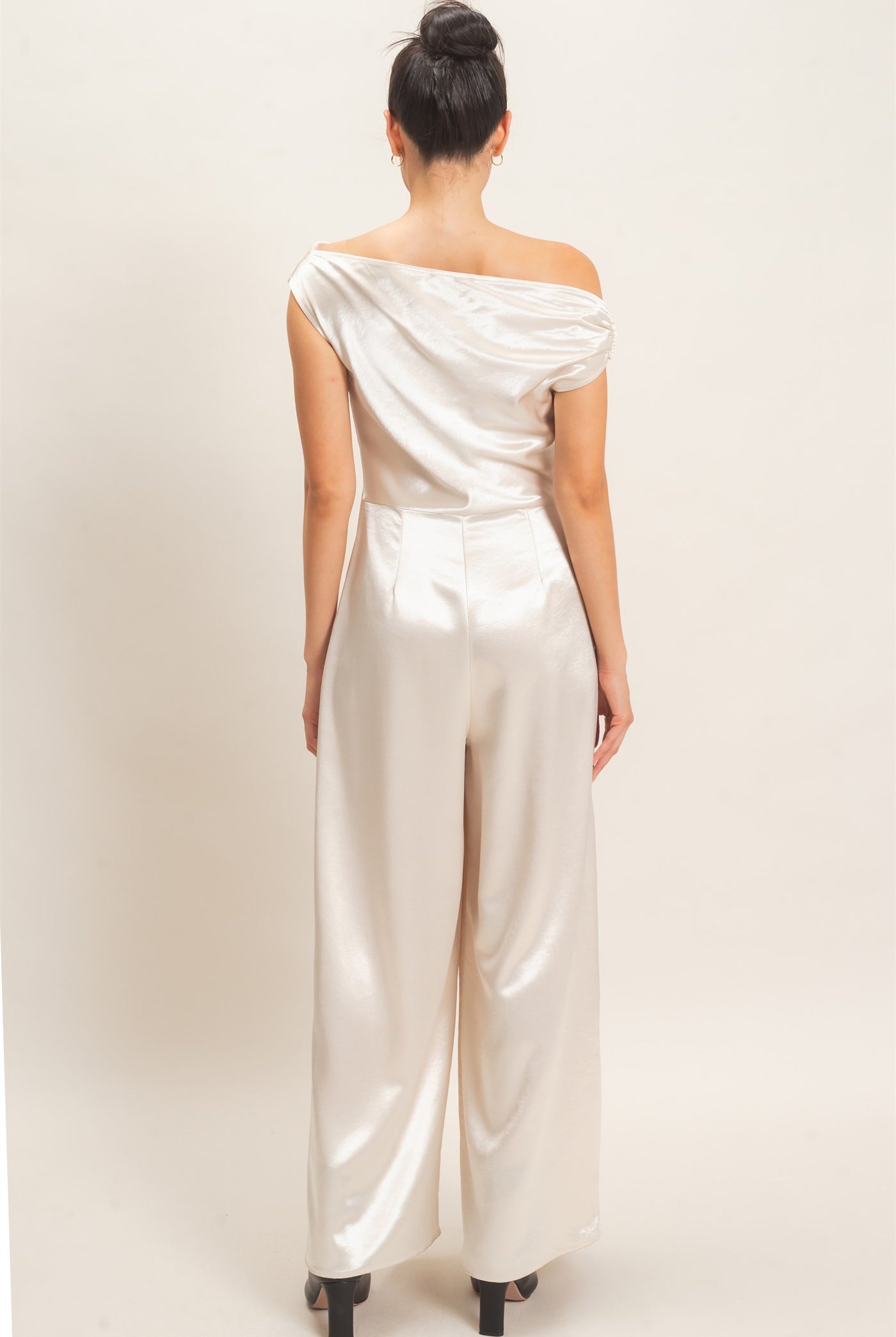 Wholesale Asymmetrical Cowl Neck Wide Leg Jumpsuit Clothing HF26F009 PEARL HYFVE