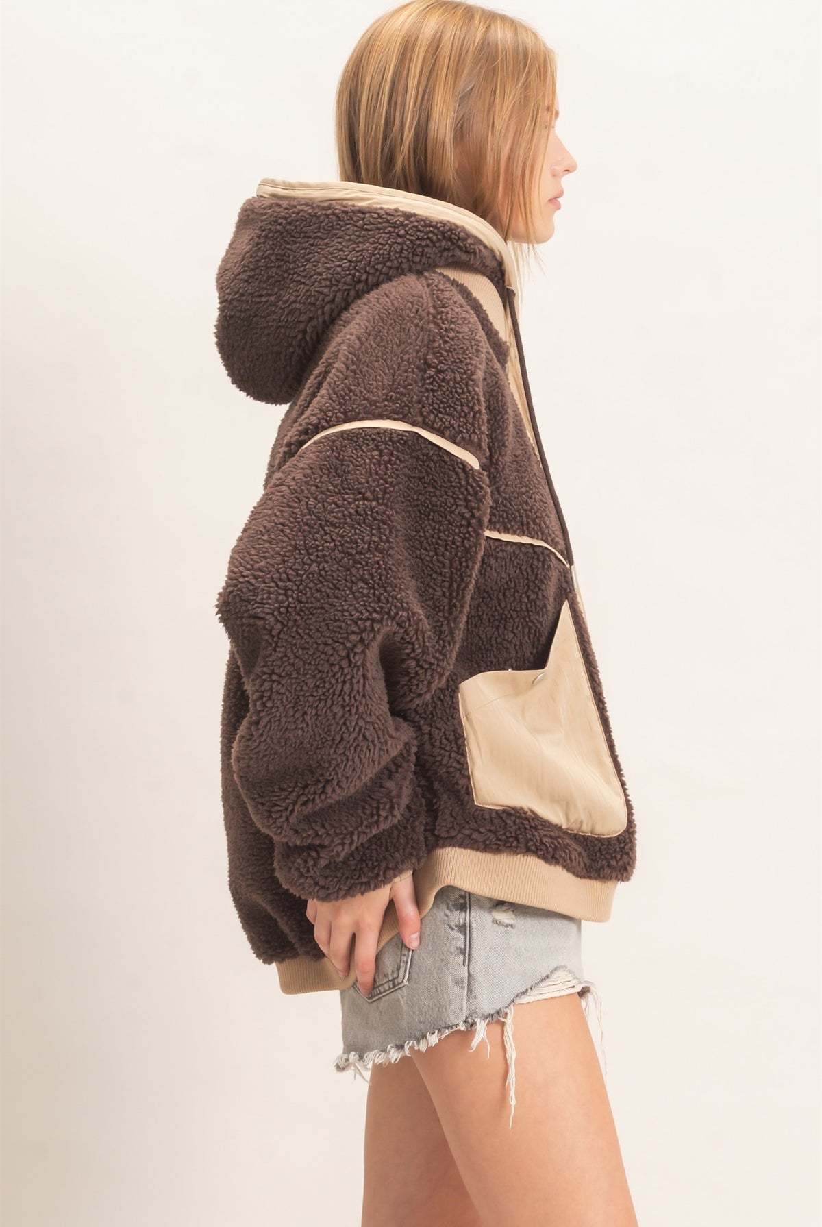 Wholesale Contrast Panel Sherpa Hooded Jacket Hoodies HF26E989 CHOCOLATE HYFVE