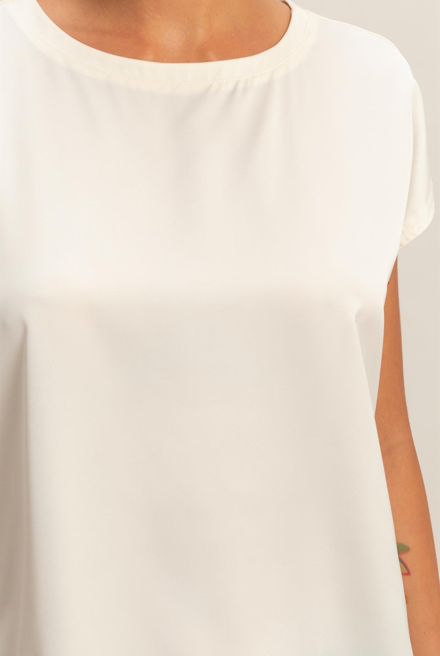 Wholesale Satin Dolman Sleeve Round Neck Blouse Clothing Tops DZ26C181 WHIP CREAM DOUBLE ZERO