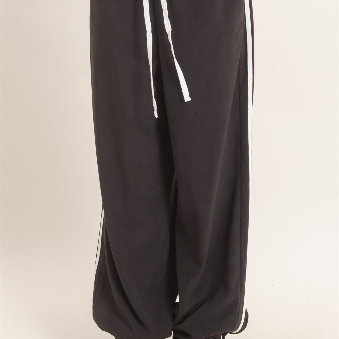 Wholesale Drawstring Waist Jogger Pants Joggers HF26E424-D BLACK HYFVE