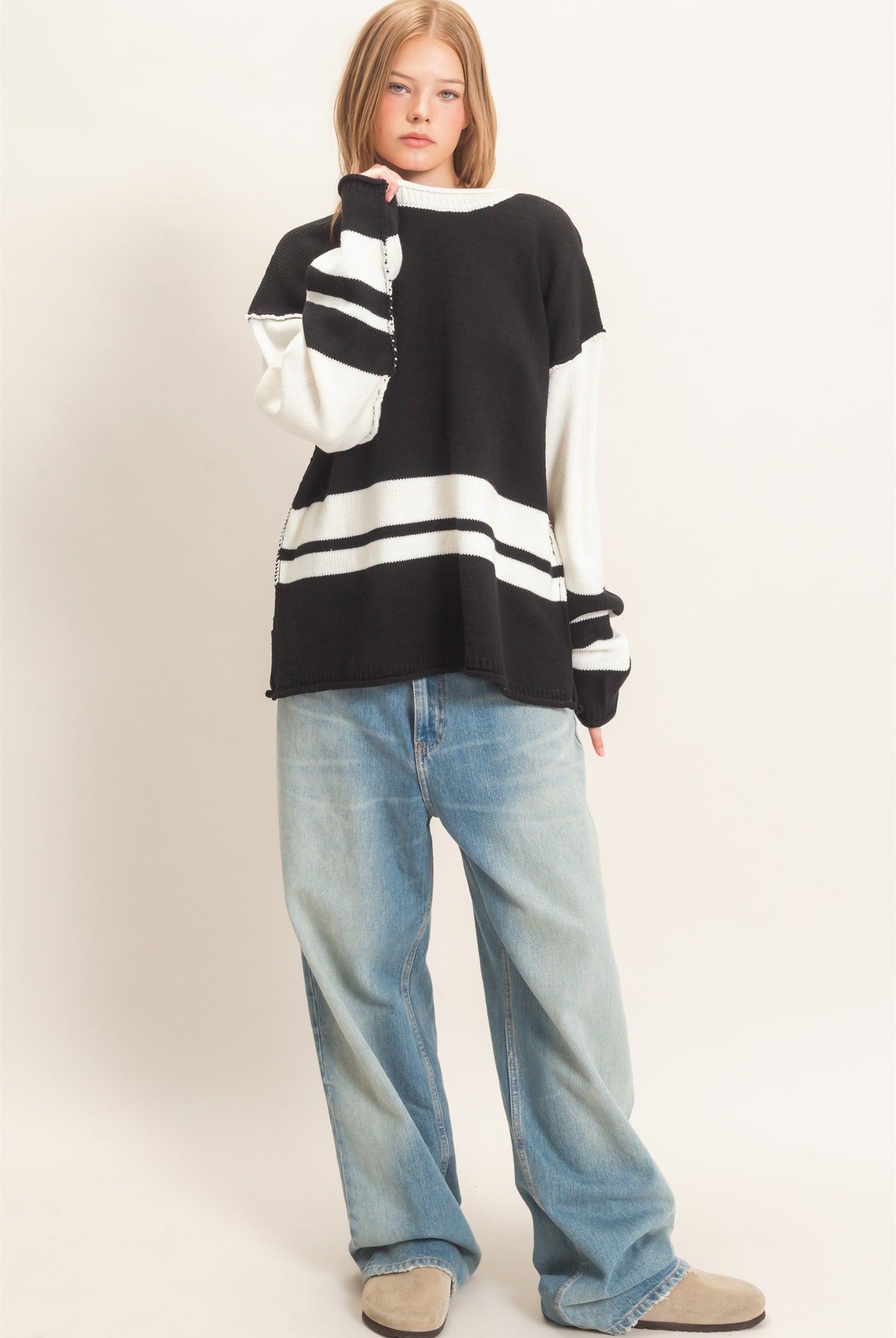 Wholesale Striped Crew Neck Sweater Sweaters HF26E793 BLACK HYFVE