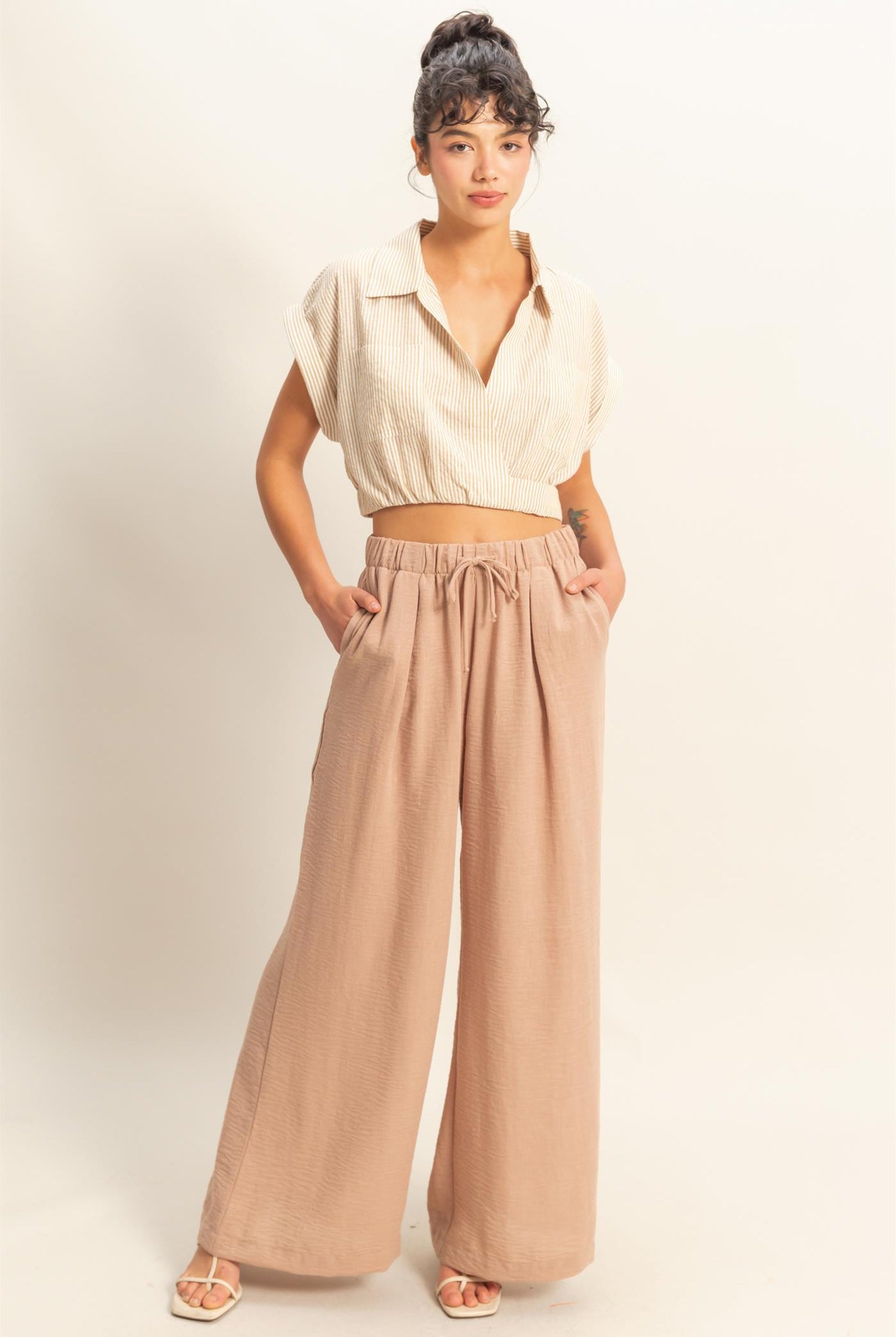 Wholesale Striped Short Sleeve Cropped Top Blouses DZ25C431 TAUPE/WHITE DOUBLE ZERO