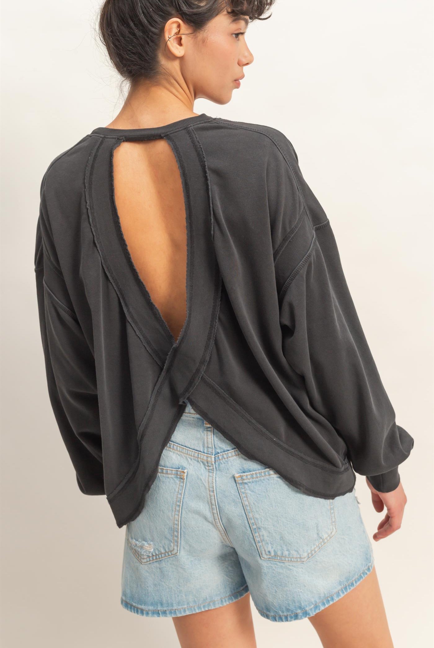 Wholesale Oversized Cross Detail Open Back Sweatshirt Clothing Tops DZ26E050 BLACK DOUBLE ZERO