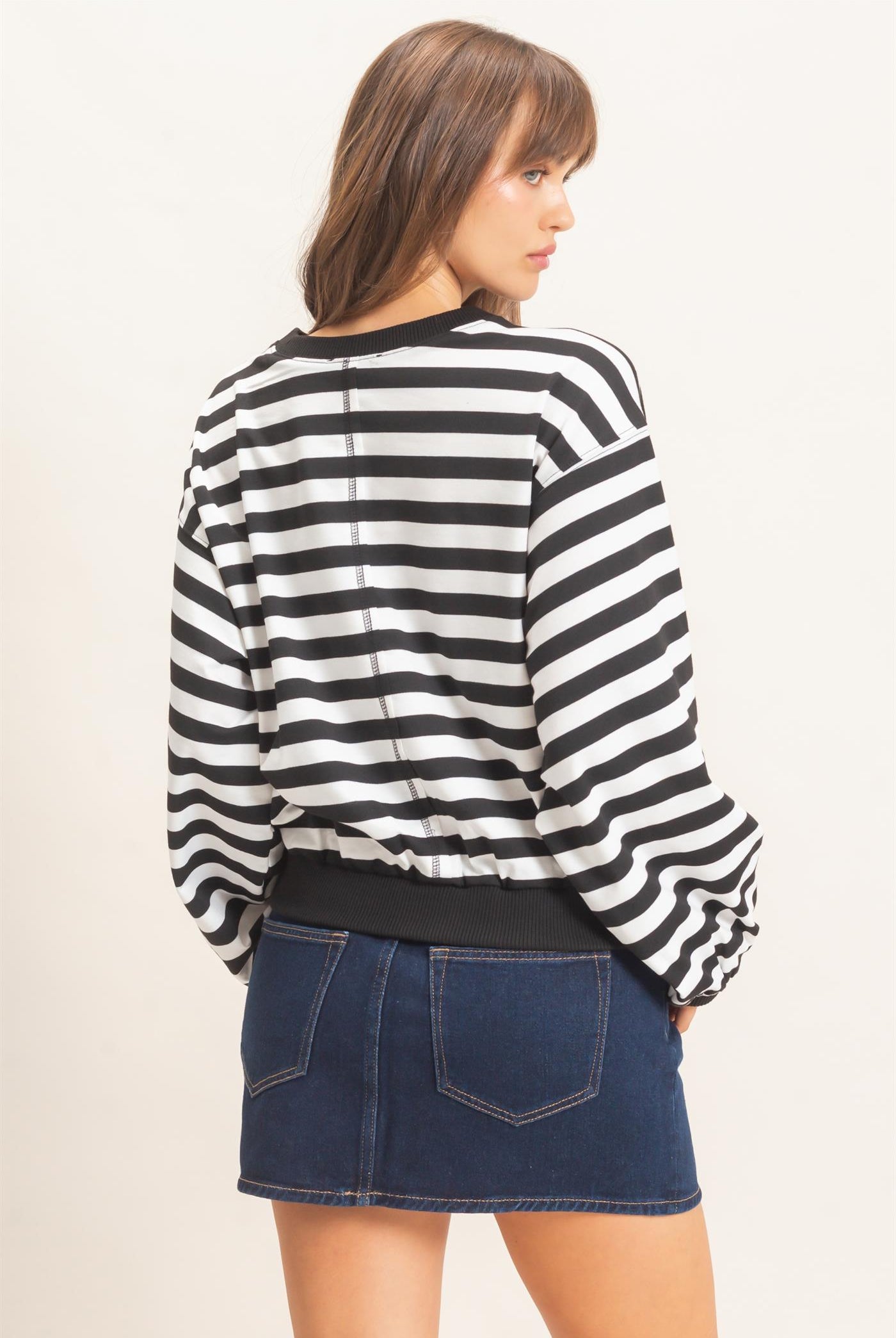 Wholesale Striped Crew Neck Sweatshirt Sweatshirts HF26E010 BLACK HYFVE