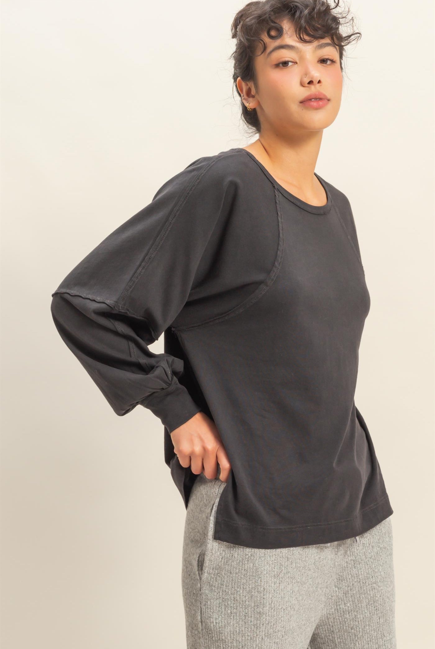 Wholesale Washed Oversized Long Sleeve Top With Slit Clothing Tops DZ25C921 BLACK HYFVE