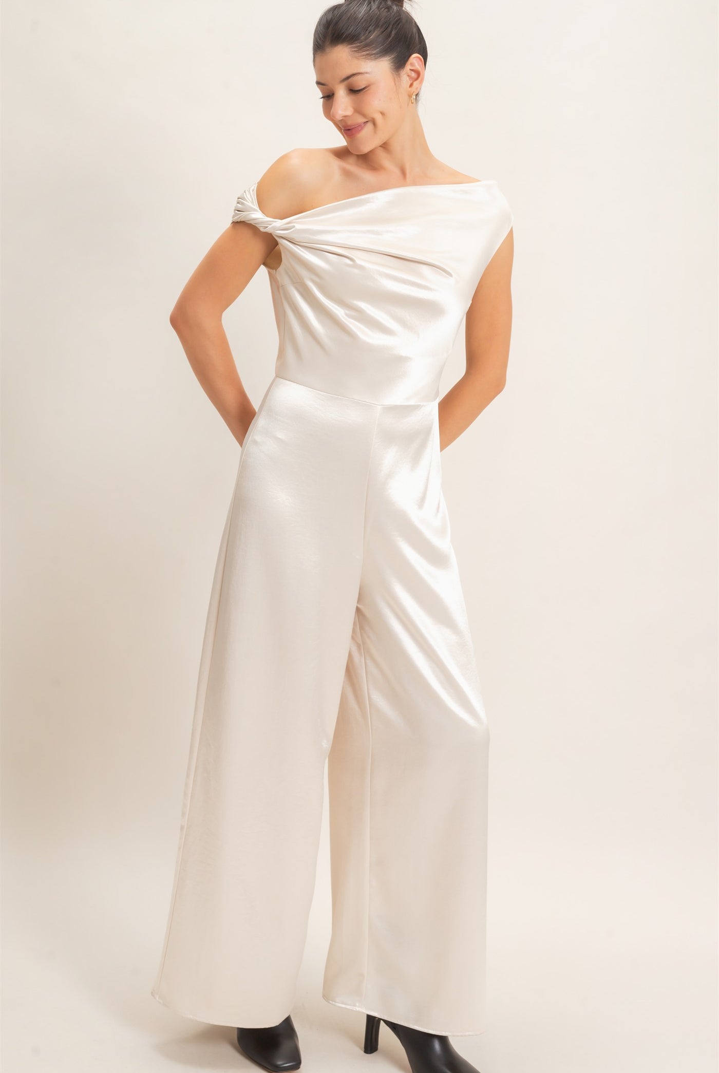 Wholesale Asymmetrical Cowl Neck Wide Leg Jumpsuit Clothing HF26F009 PEARL HYFVE