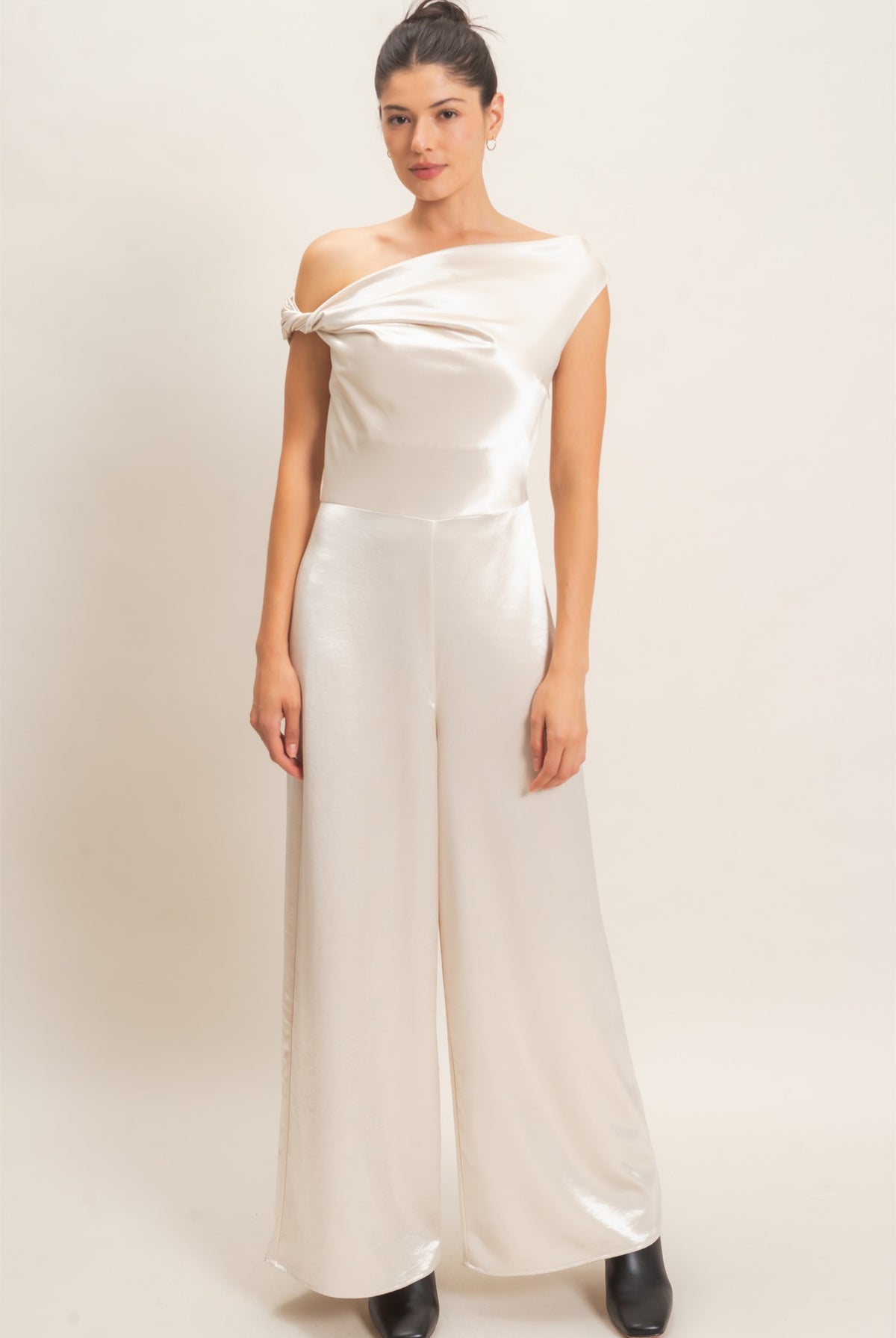 Wholesale Asymmetrical Cowl Neck Wide Leg Jumpsuit Clothing HF26F009 PEARL HYFVE
