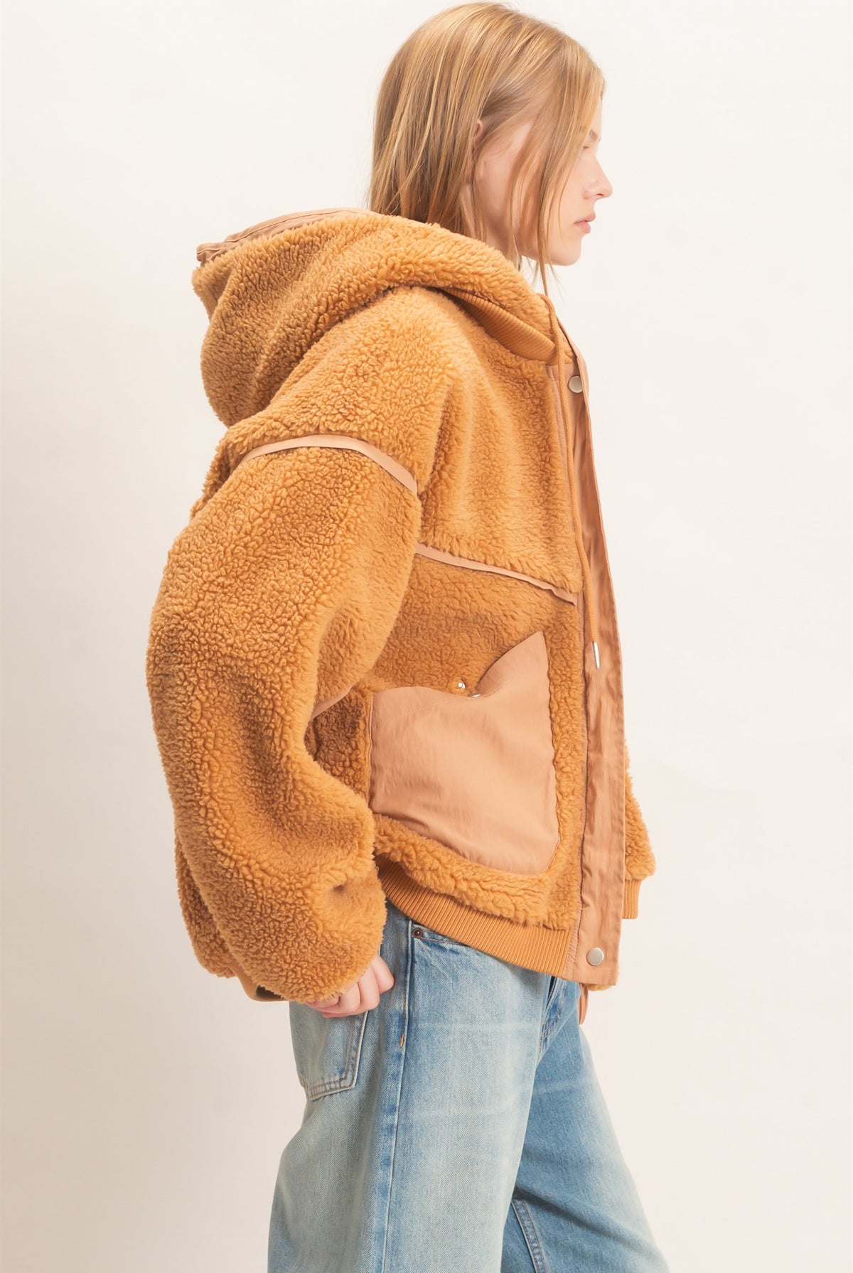 Wholesale Contrast Panel Sherpa Hooded Jacket Hoodies HF26E989 CAMEL HYFVE