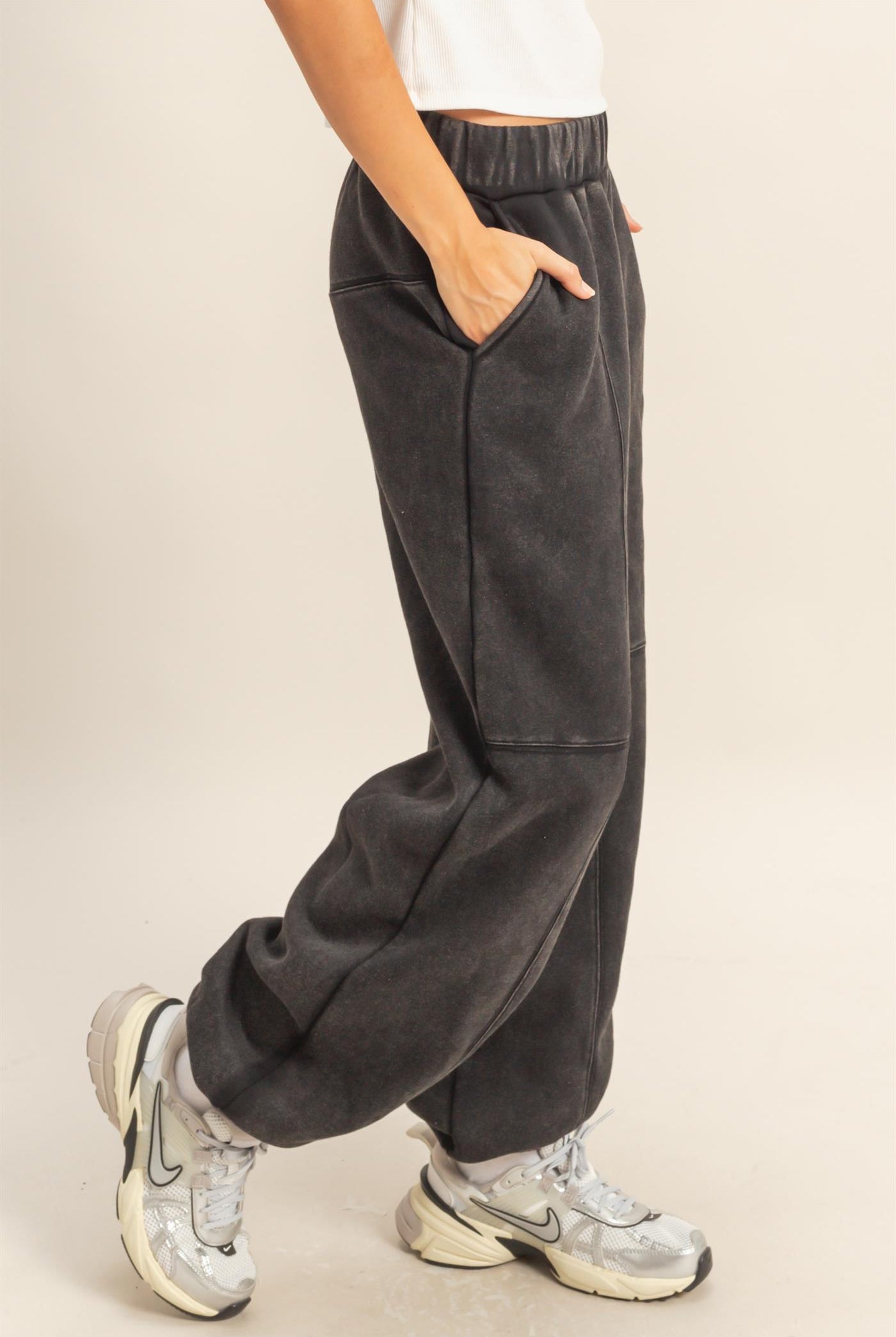 Wholesale Snow Washed Comfort Jogger Joggers HF25F147 BLACK HYFVE