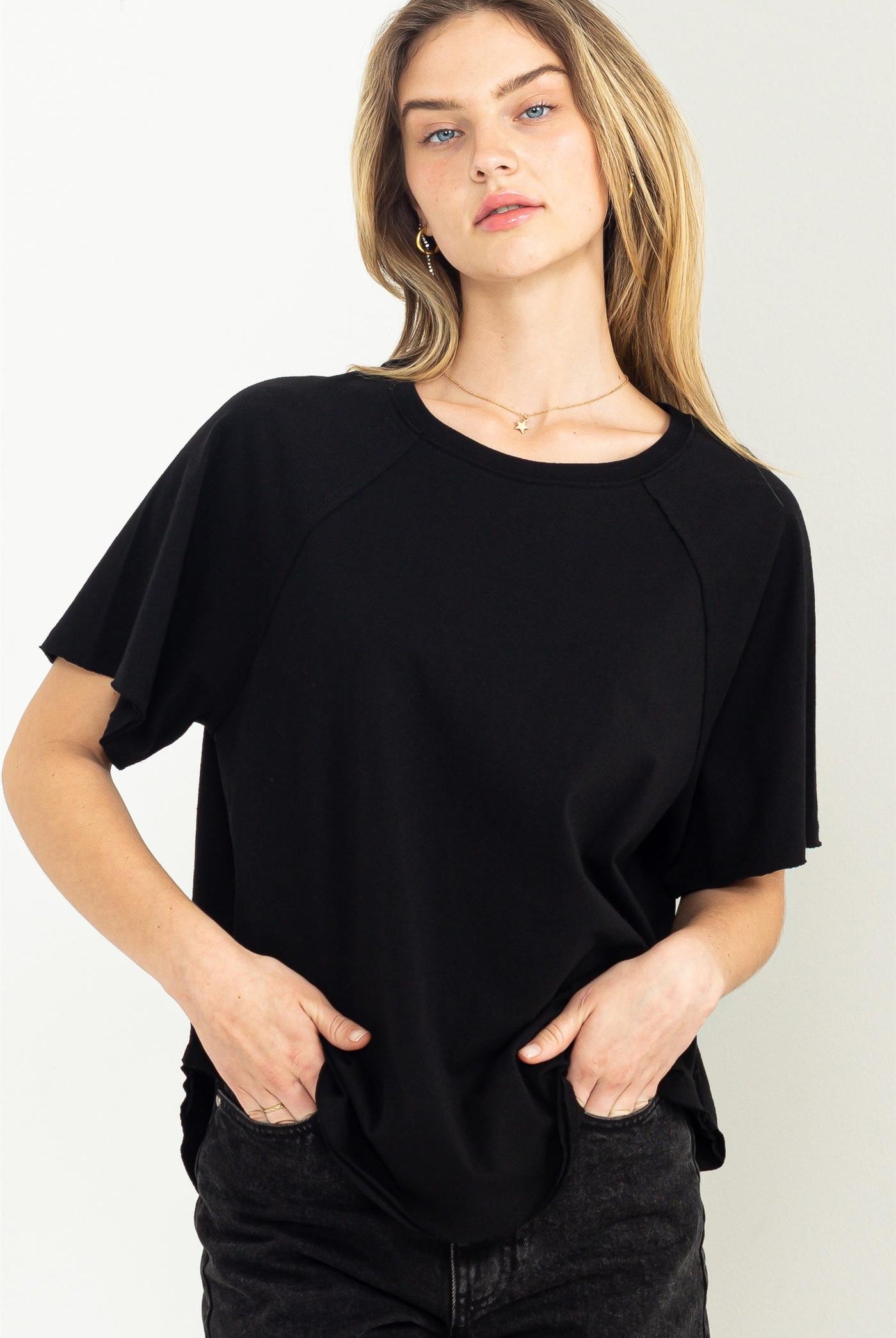 Wholesale Round Neck Curved Hem Short Sleeve T Shirt Clothing Tops DZ23C325 BLACK HYFVE