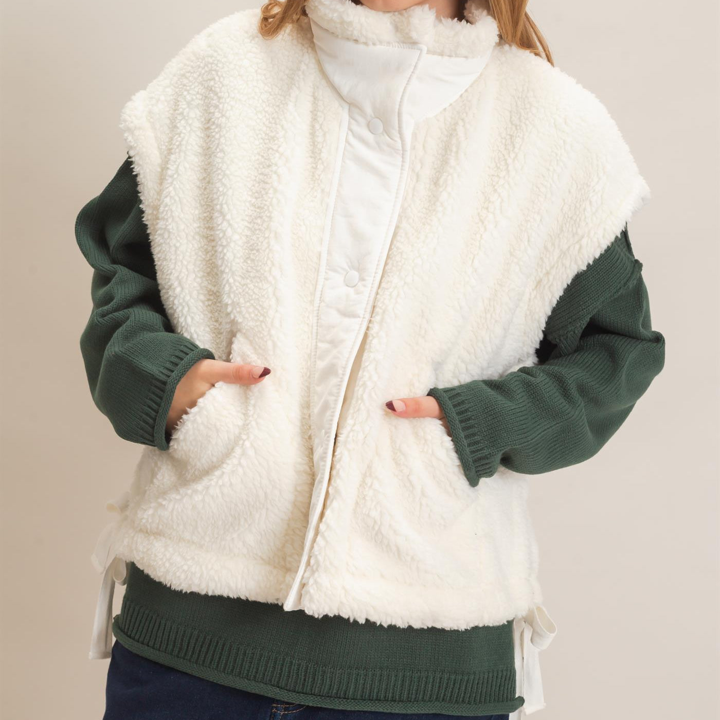 Wholesale Sherpa Vest With Snap Closure Outerwear HF26F131-D WHITE HYFVE