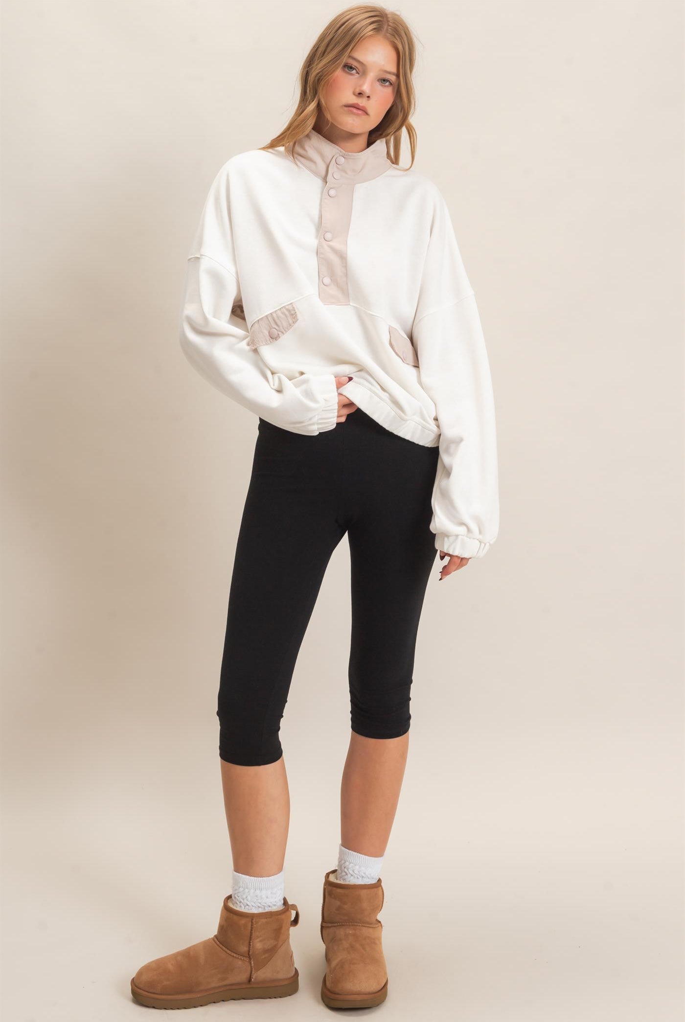 Wholesale Contrast Button-Up Collar Top Clothing Tops HF26C875 OFF WHITE HYFVE