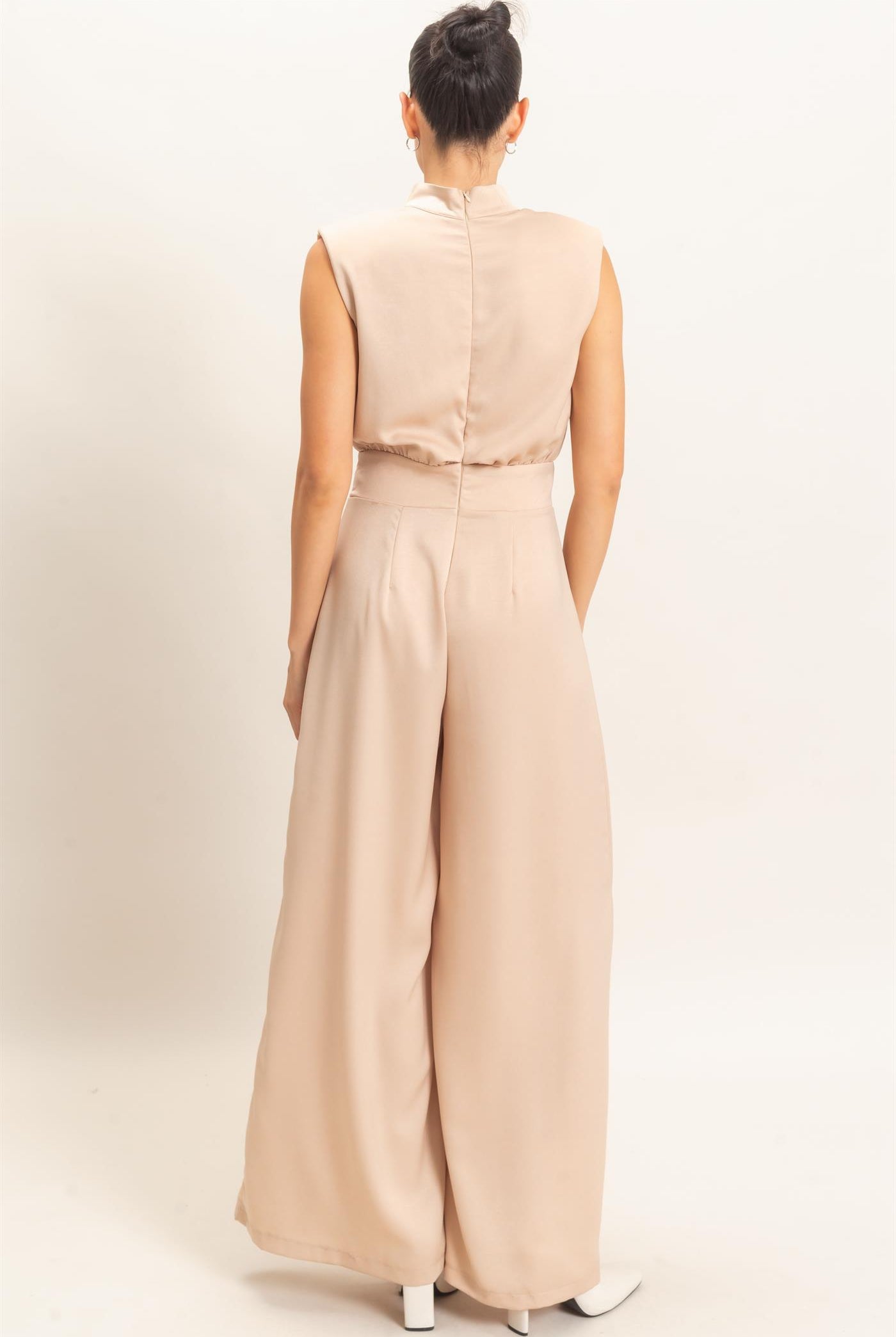 Wholesale Sleeveless Mock Neck Jumpsuit Clothing HF26F209-D CHAMPAGNE HYFVE