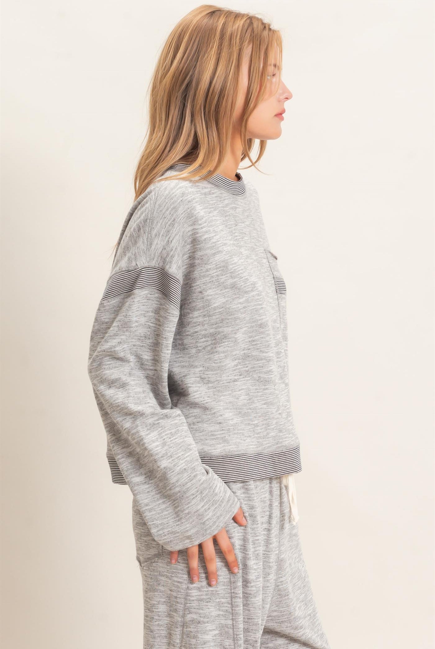 Wholesale Striped Trim Pocket Sweatshirt Sweatshirts HF26E557 HEATHER GRAY HYFVE
